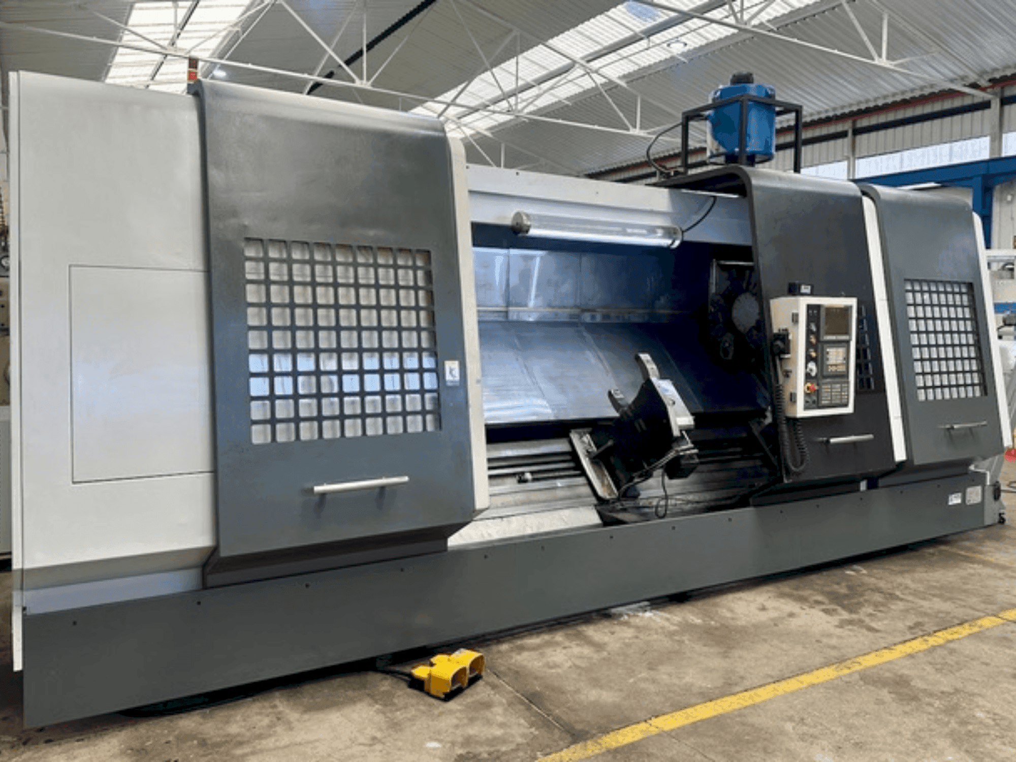 Frontansicht der SMTCL HTC 63300  Maschine