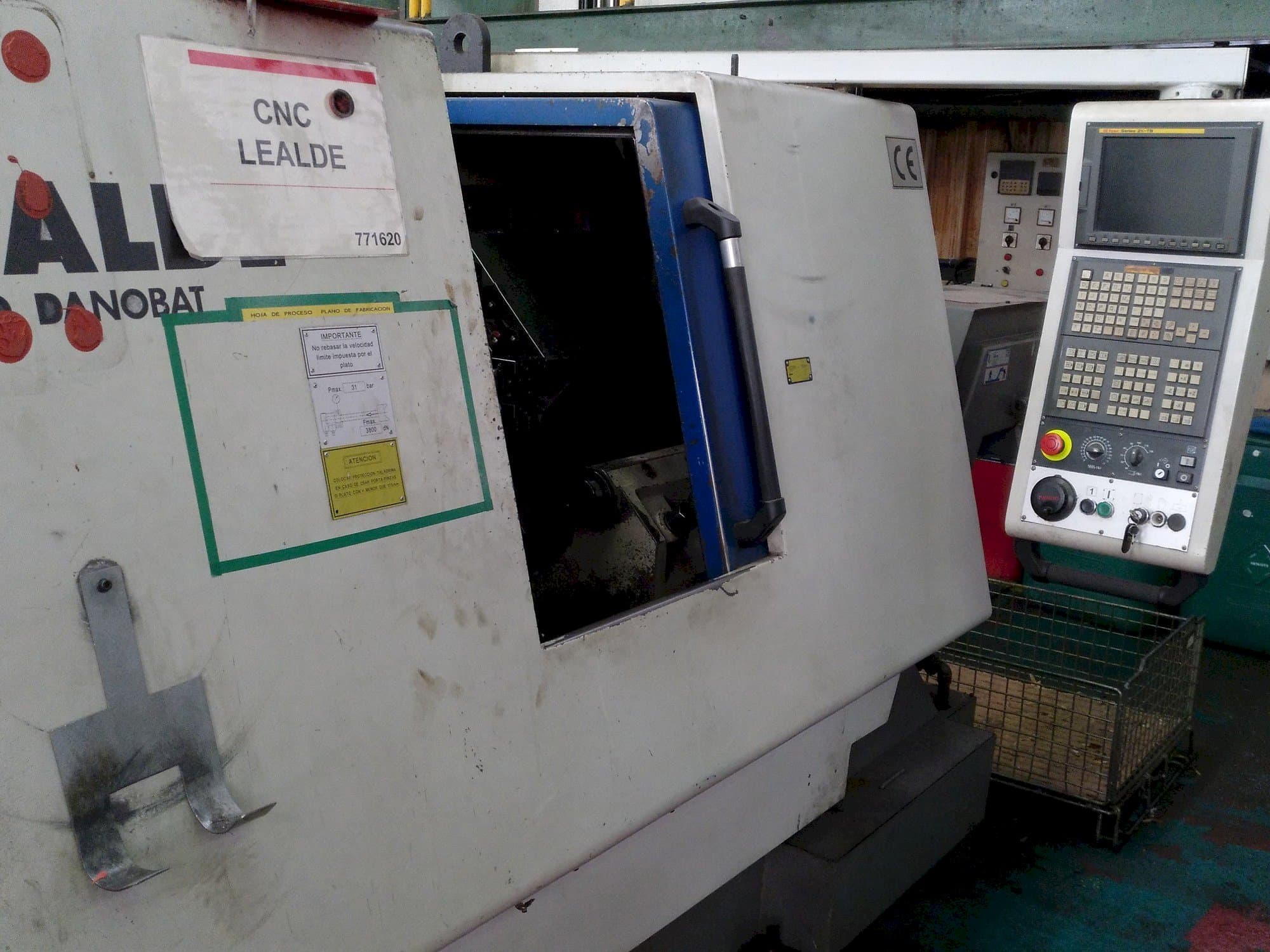 Frontansicht der Lealde TNC 10  Maschine