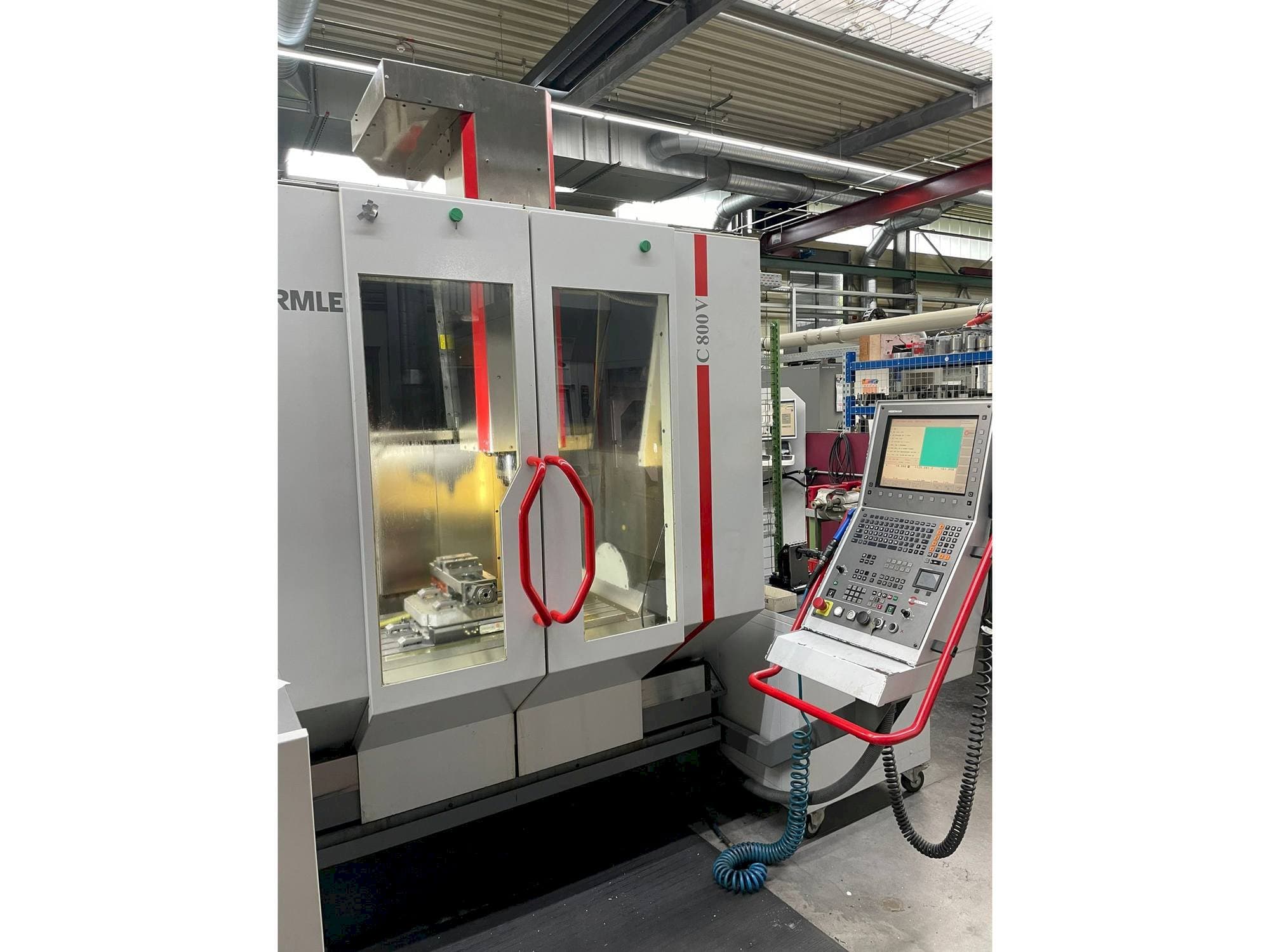 Frontansicht der HERMLE C 800 V  Maschine