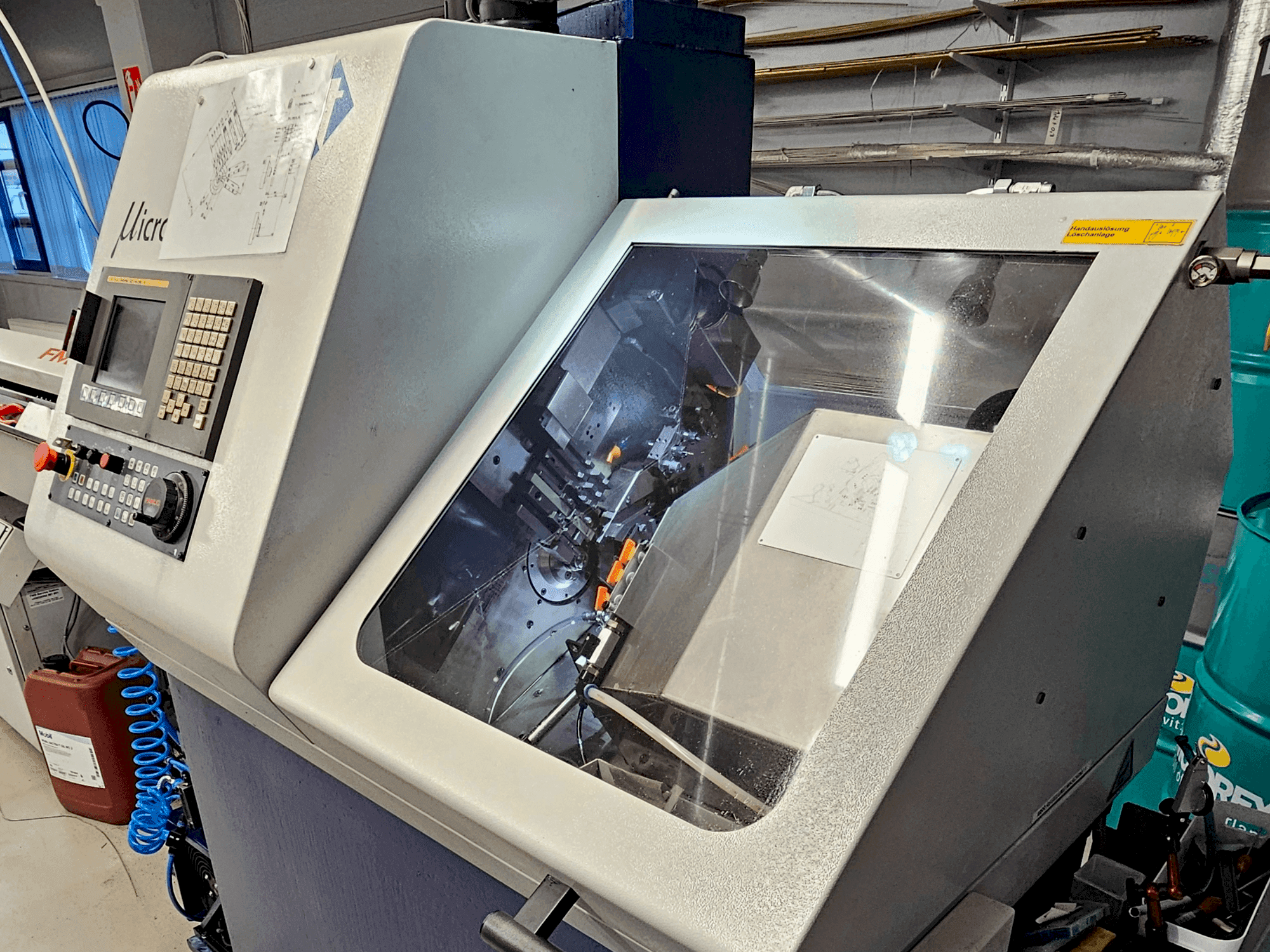 Frontansicht der TORNOS Micro 8  Maschine