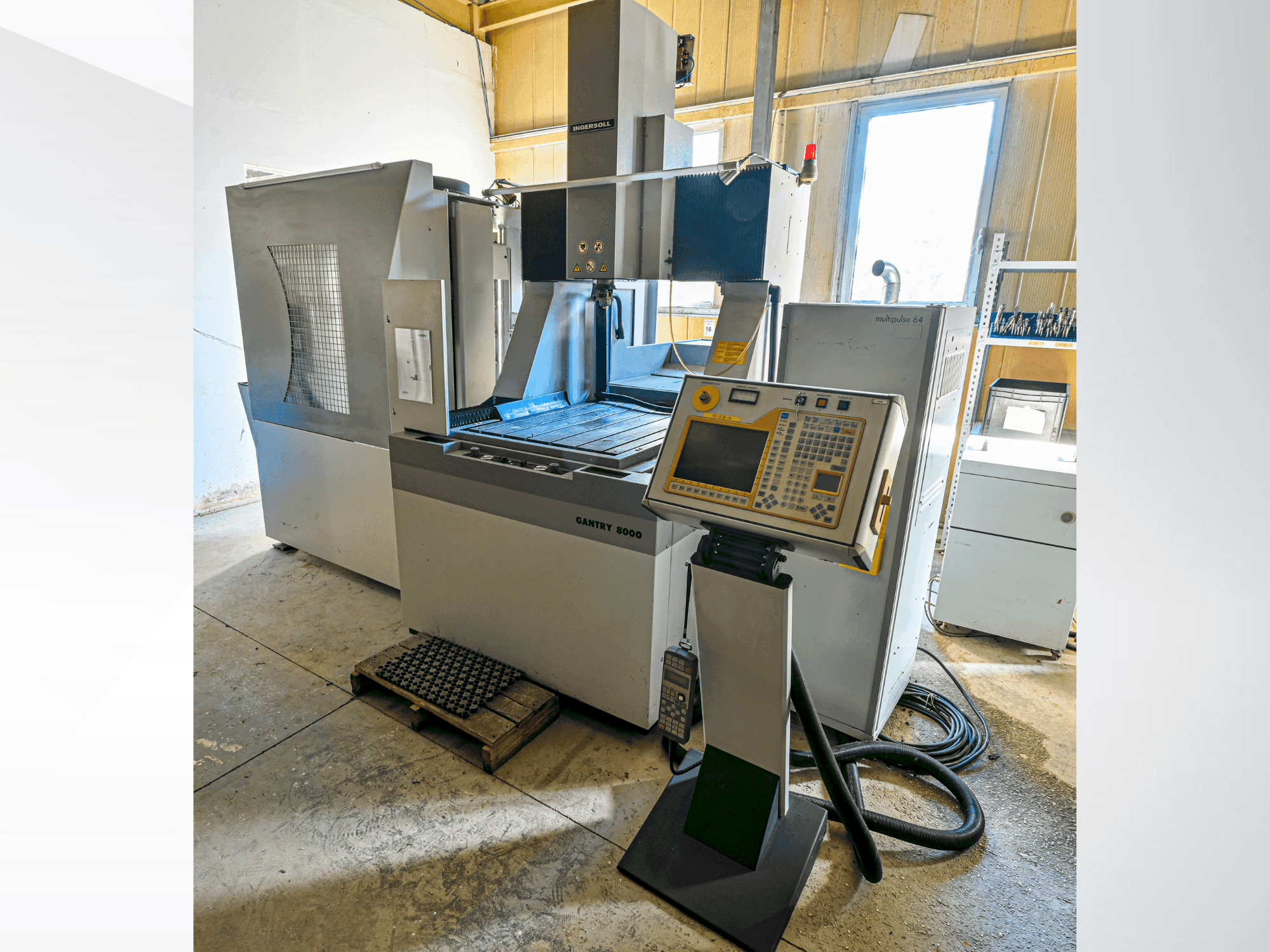 Frontansicht der OPS INGERSOLL Gantry 8000  Maschine