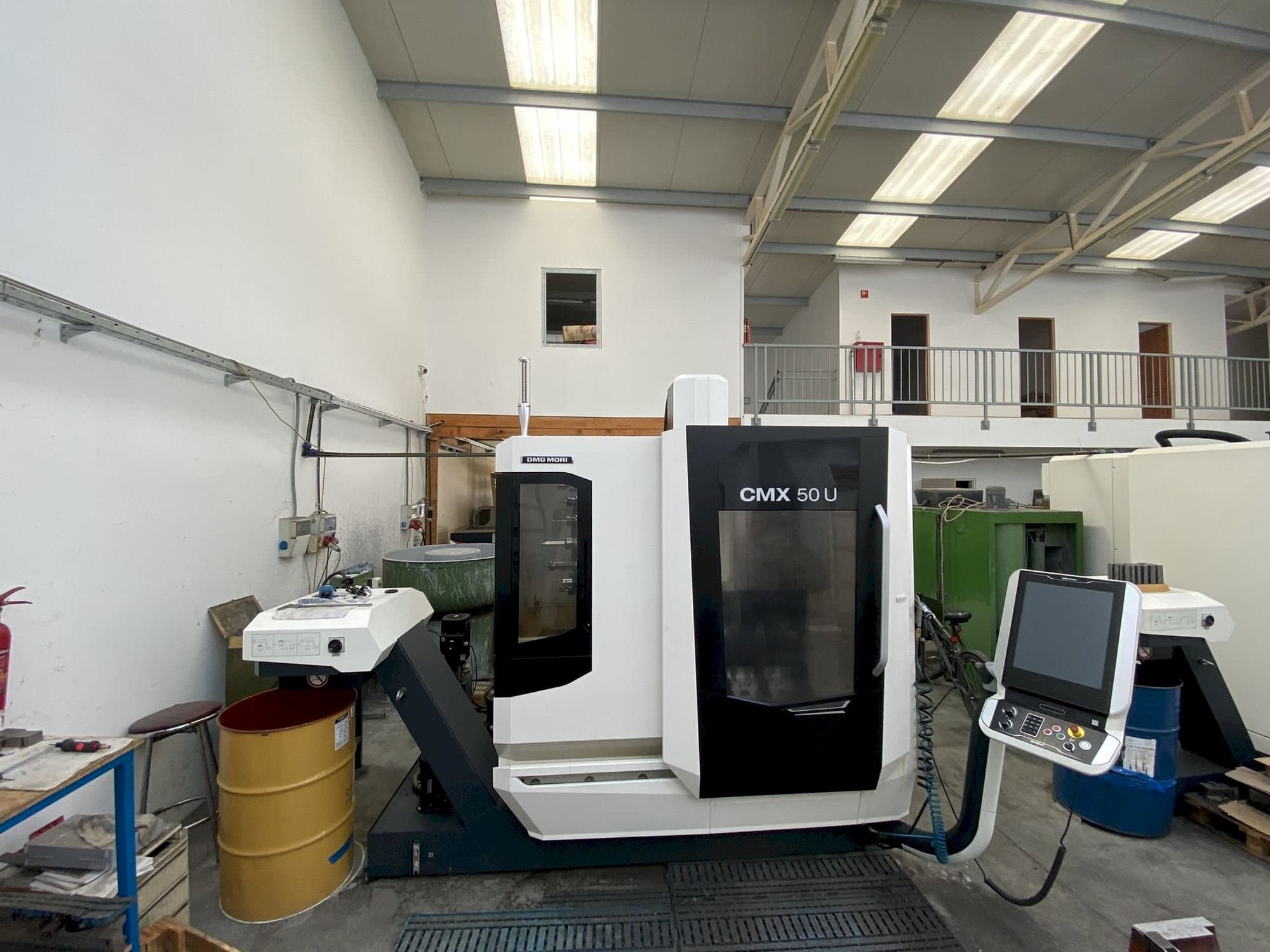 Frontansicht der DMG MORI CMX 50 U  Maschine