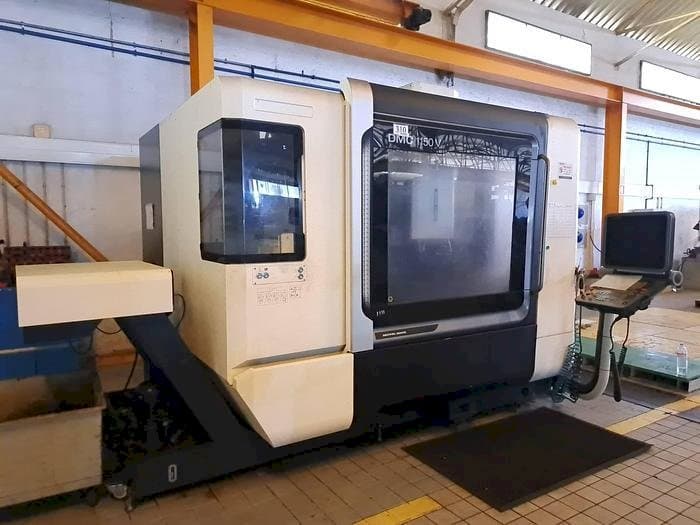 Frontansicht der DMG MORI DMC 1150V  Maschine