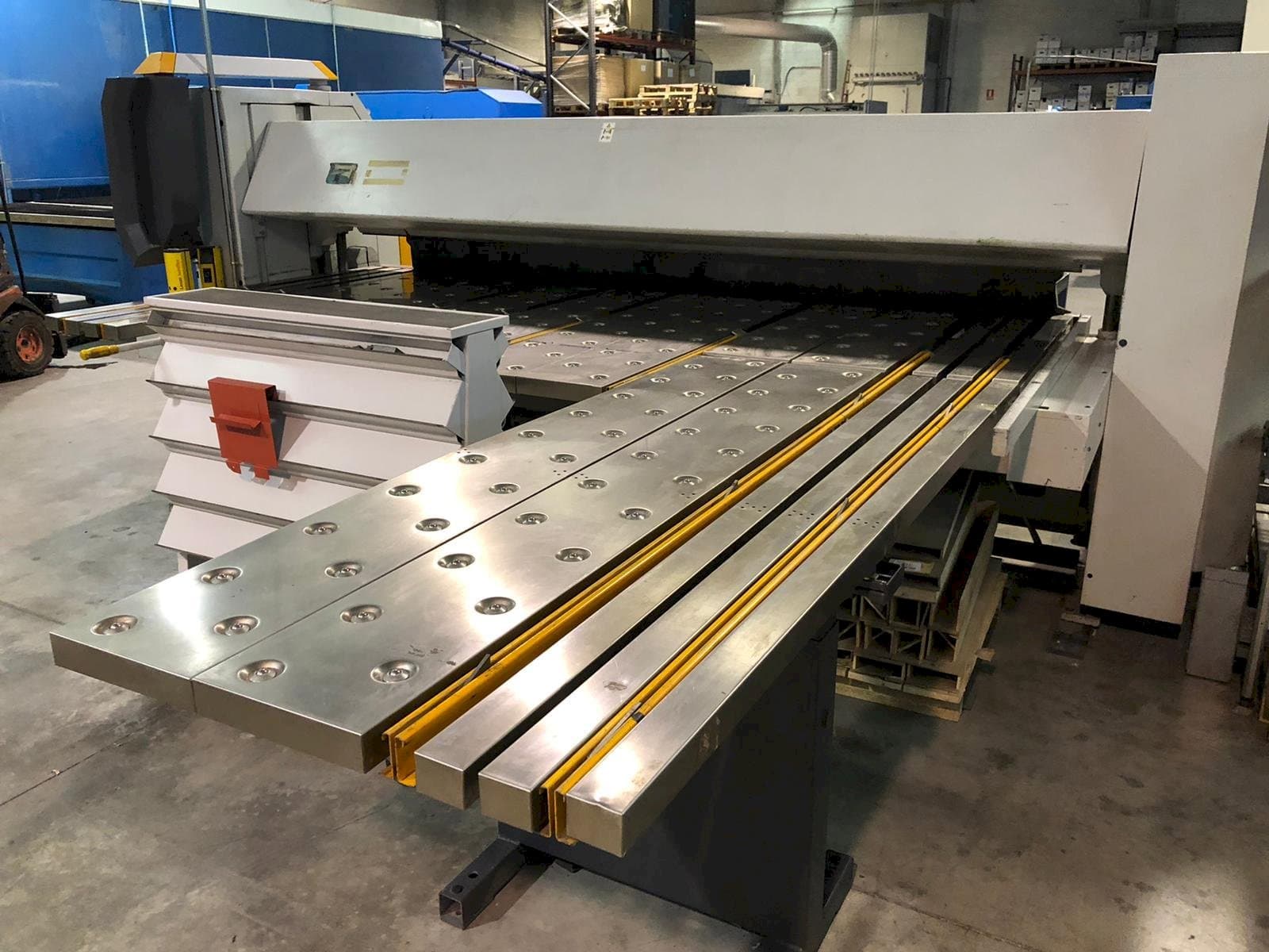 Frontansicht der RAS Flexibend 73.30  Maschine