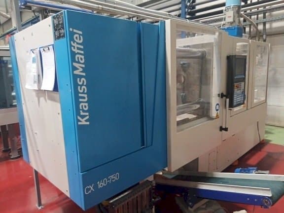 Frontansicht der Krauss Maffei KM 160-750 CX  Maschine