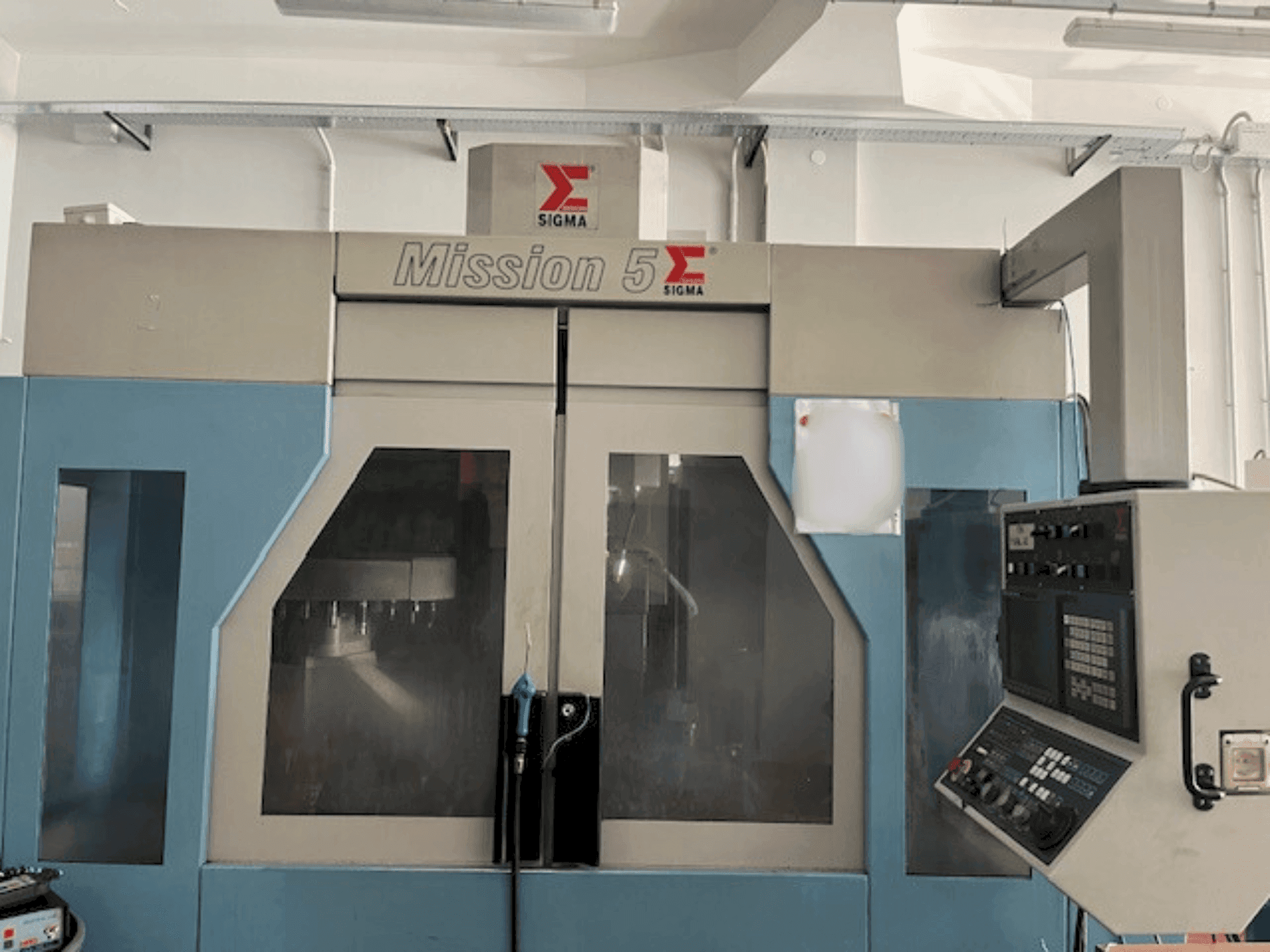 Frontansicht der Sigma Mission 5  Maschine