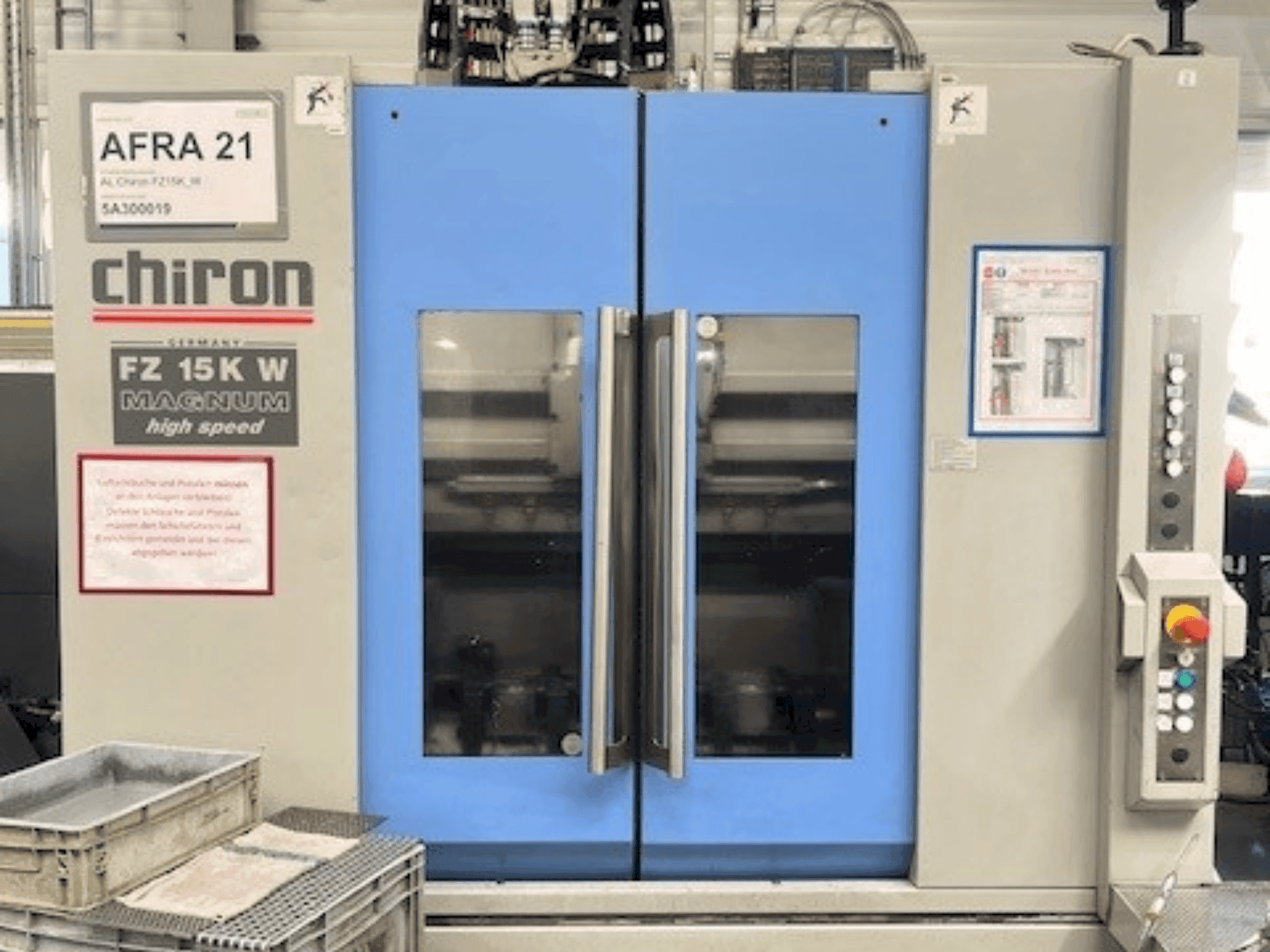 Frontansicht der CHIRON FZ 15 KWM HS  Maschine