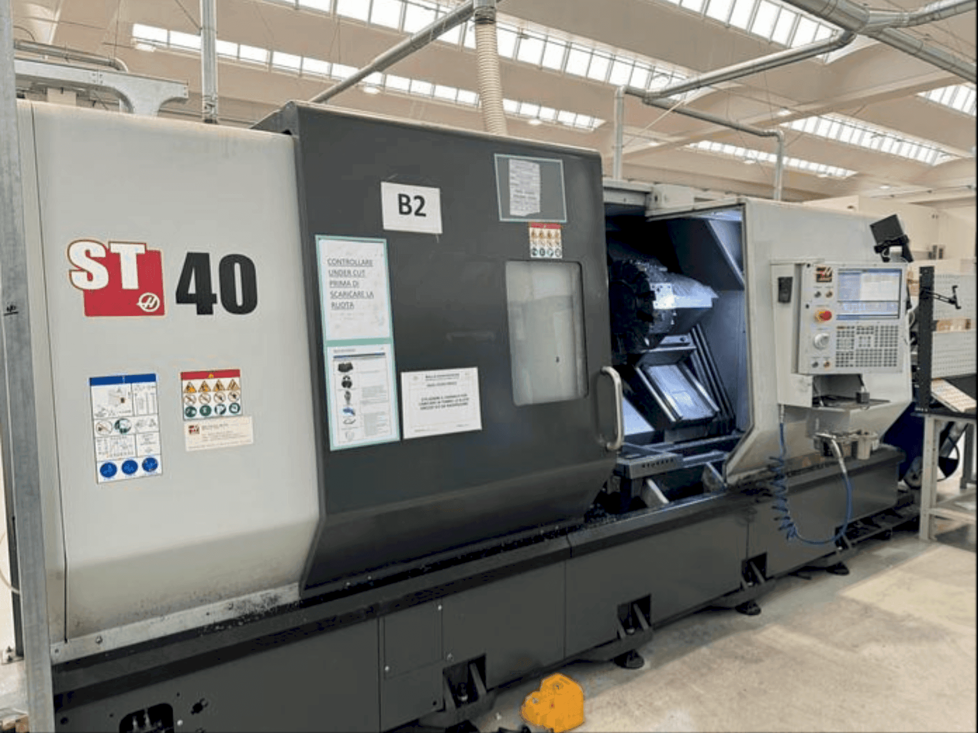 Frontansicht der HAAS ST40  Maschine
