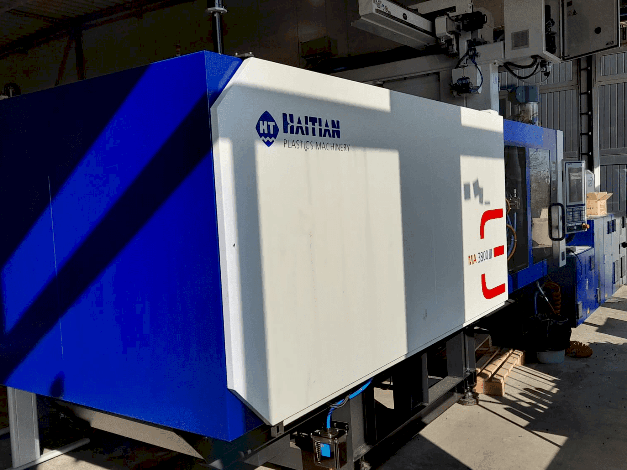 Frontansicht der HAITIAN MA 3800 III  Maschine