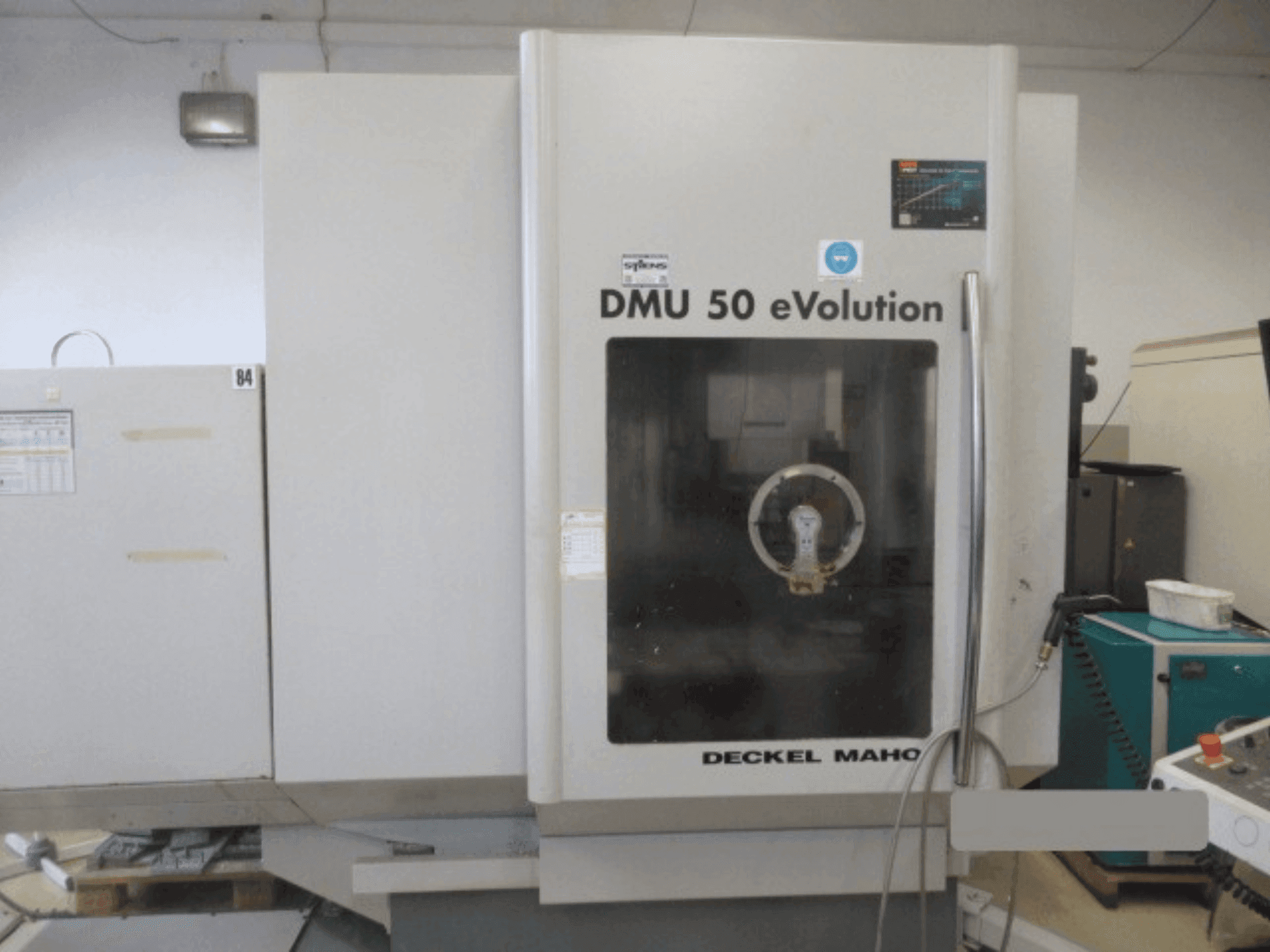 Frontansicht der DECKEL MAHO DMU 50 eVolution  Maschine
