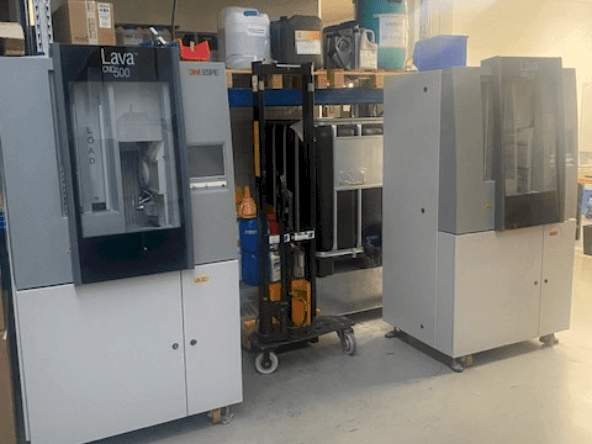 Frontansicht der ESPE LAVA CNC 500  Maschine