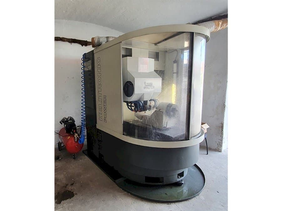 Frontansicht der Walter Helitronic Power  Maschine