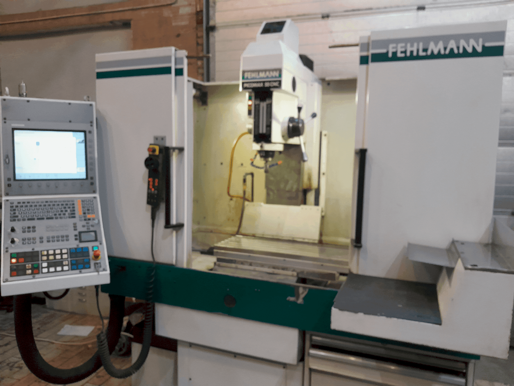 Frontansicht der FEHLMANN PICOMAX 55 CNC 2/3  Maschine