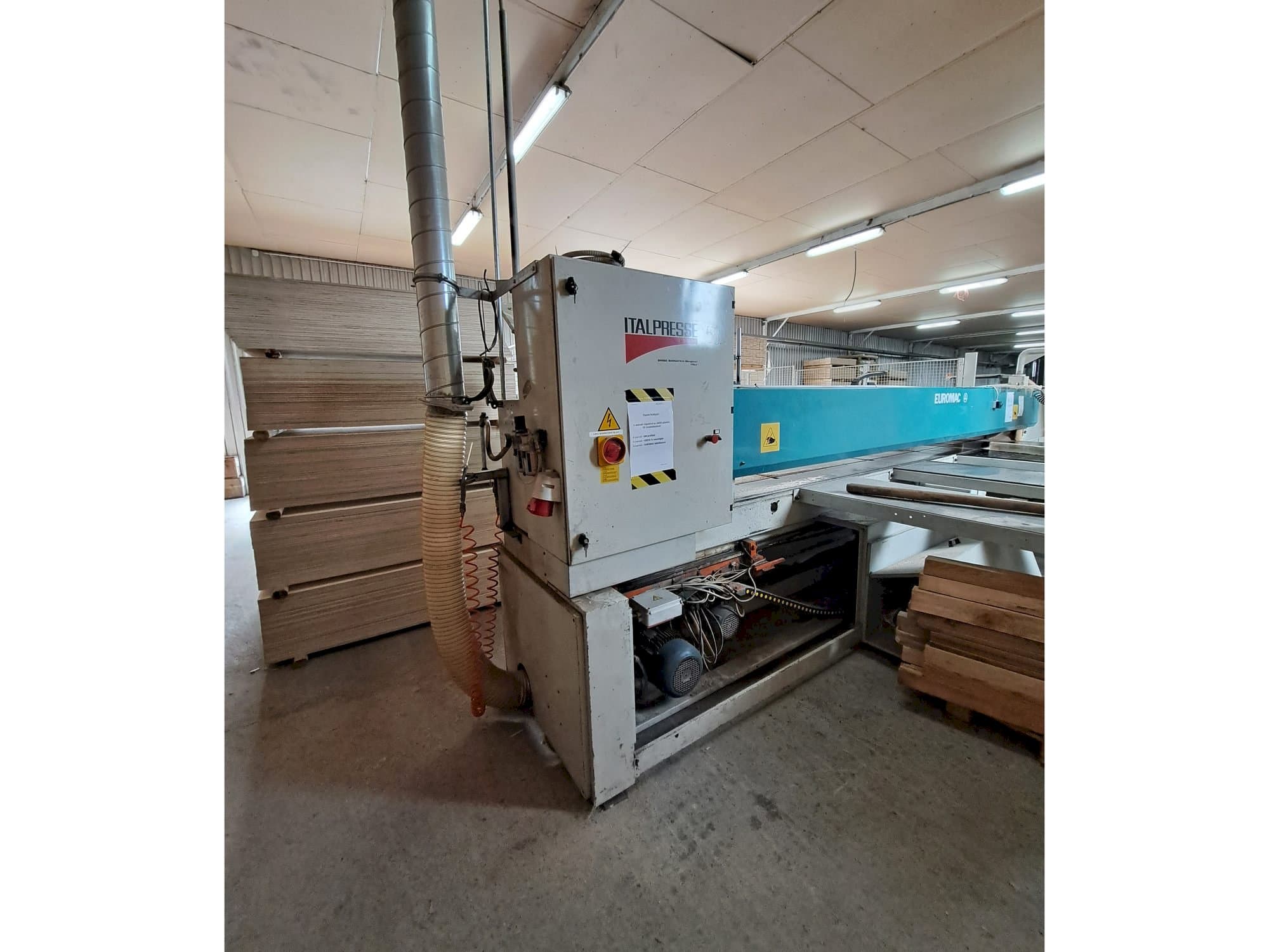 Frontansicht der Euromac Logica Pinze 4500  Maschine