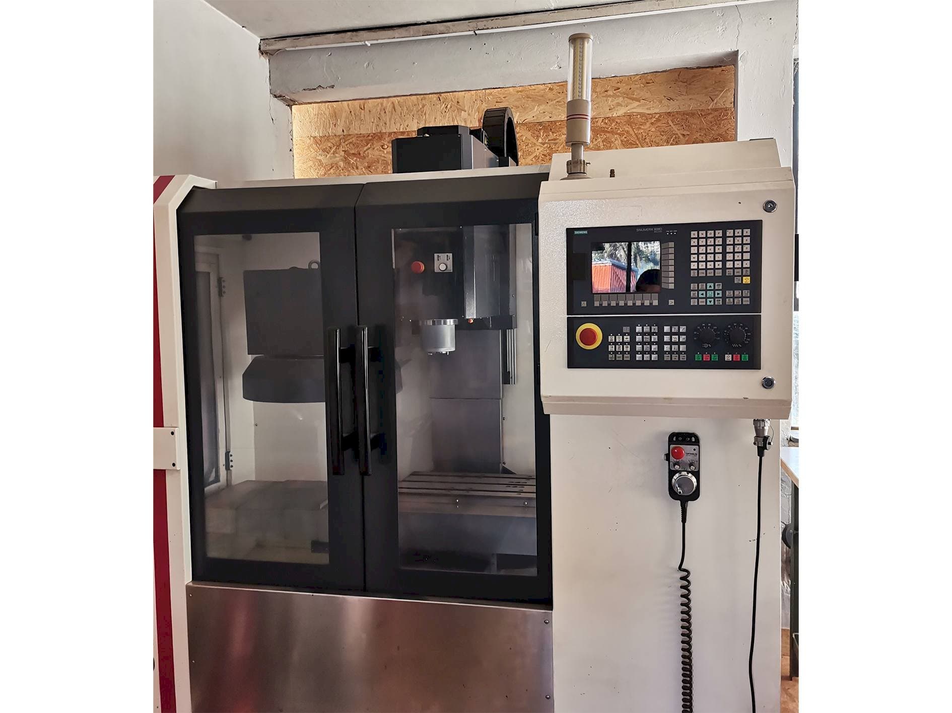 Frontansicht der Optimum F105 Maschine