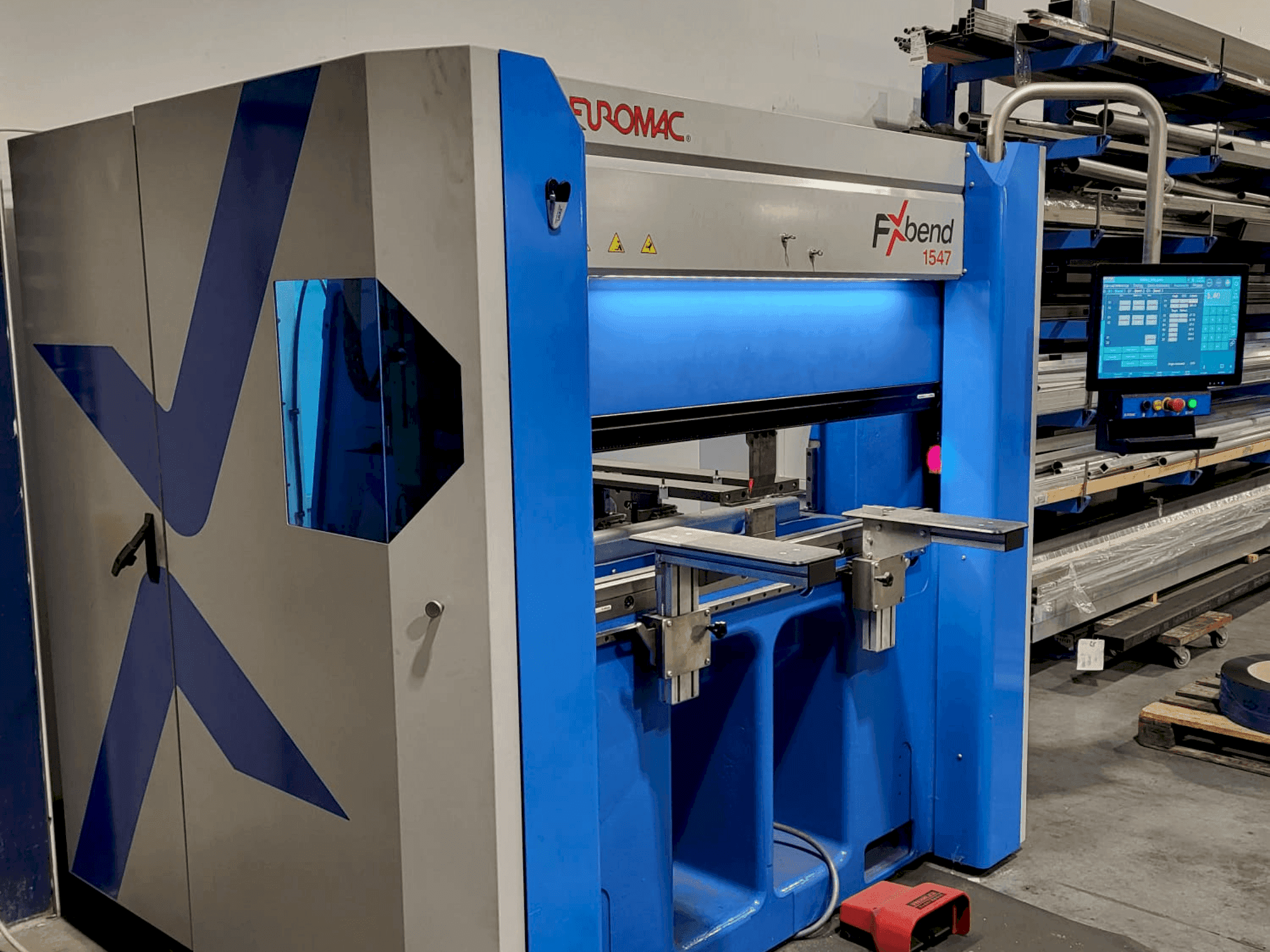 Frontansicht der Euromac FXbend 1547  Maschine