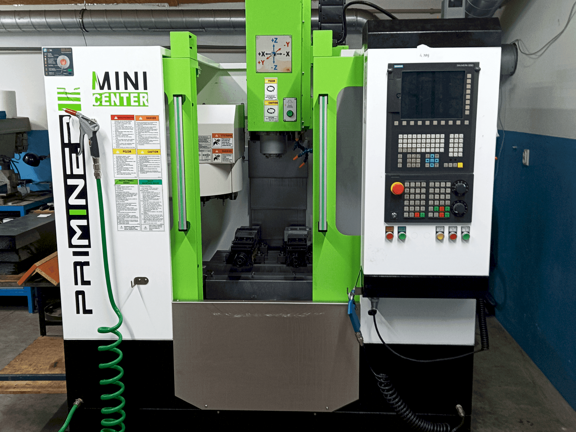 Frontansicht der Priminer MINI  Maschine