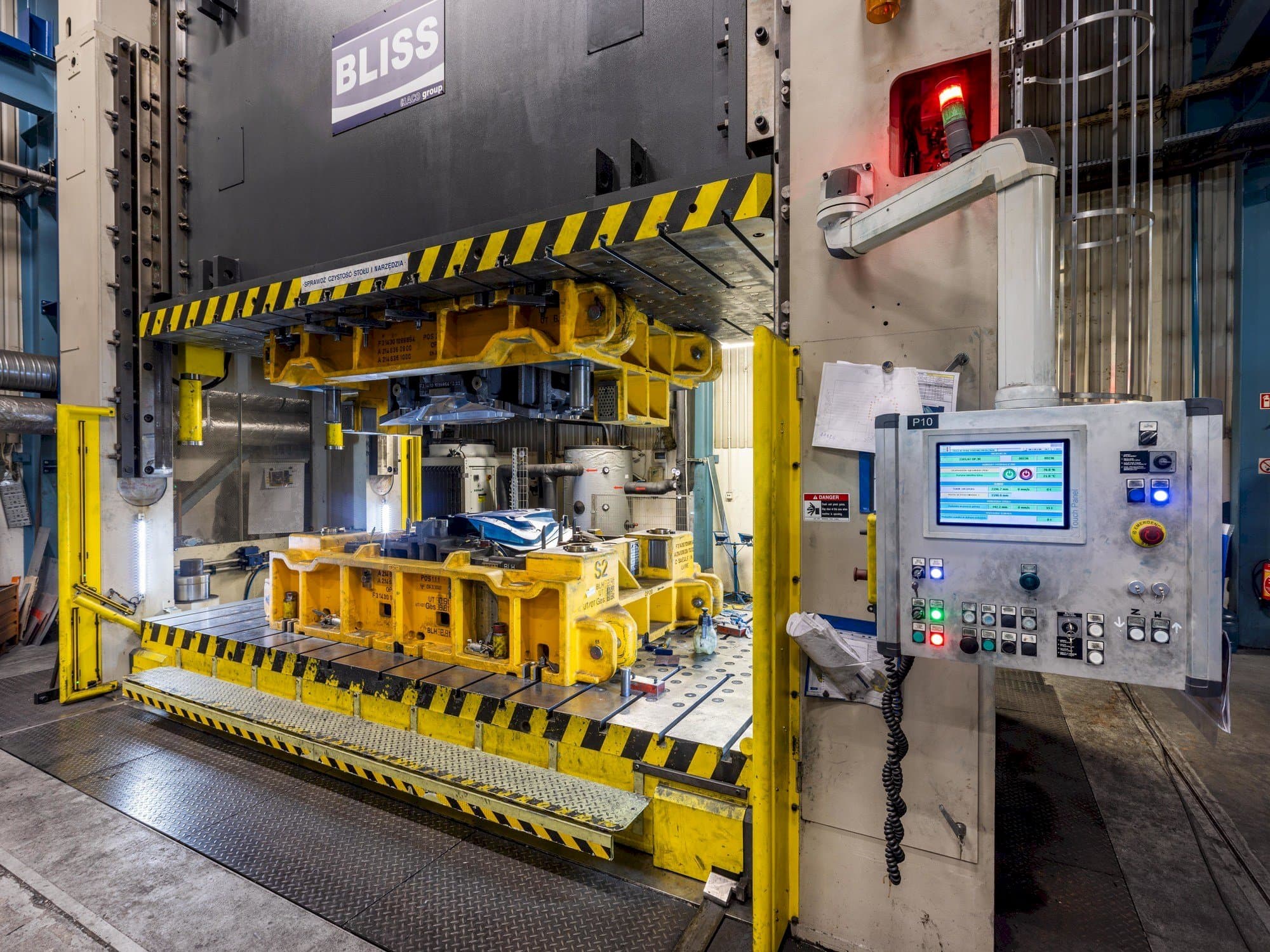 Frontansicht der BLISS-BRET PHD 1500  Maschine