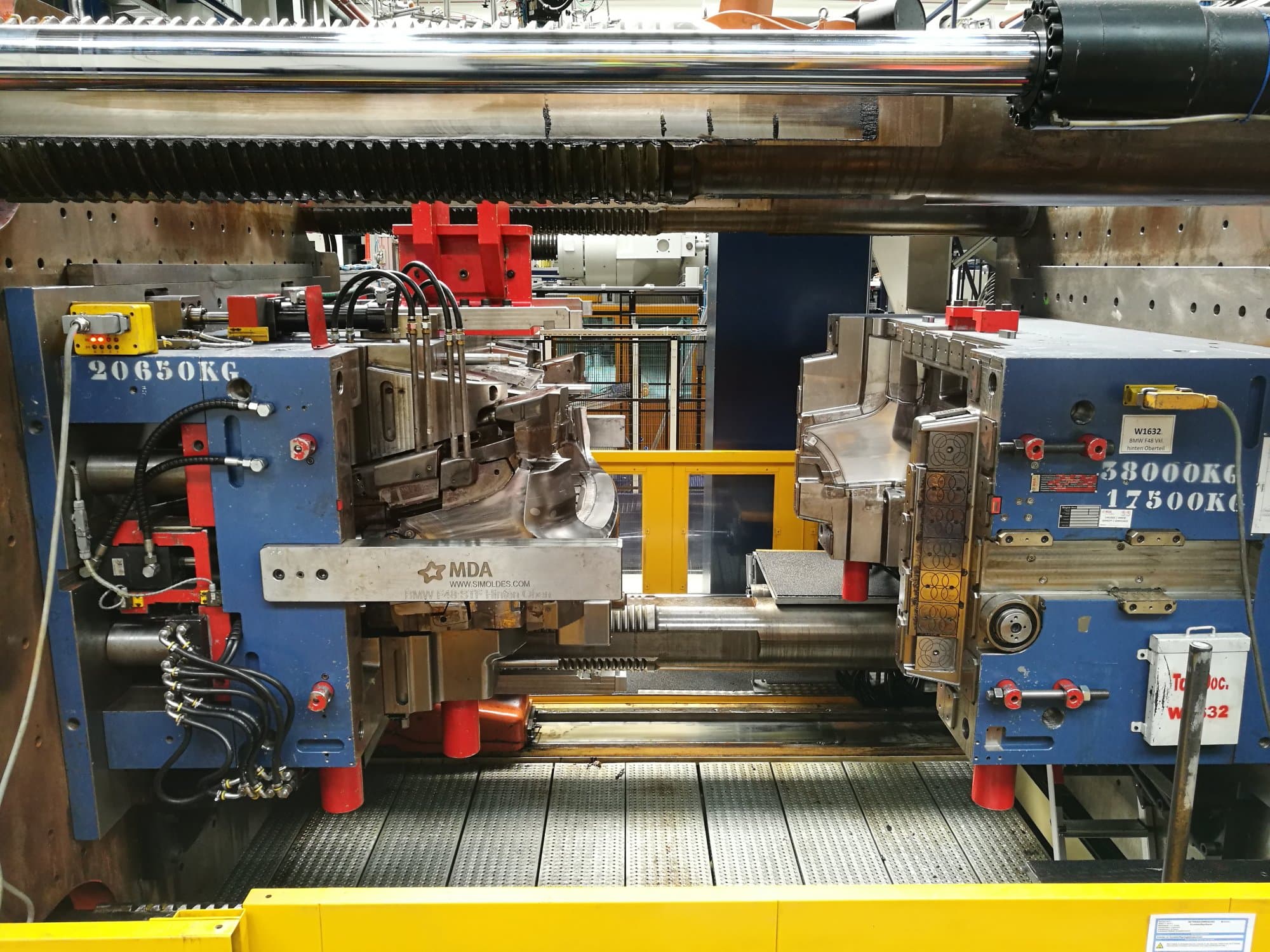 Frontansicht der Husky E 3650 RS 170/155 Maschine