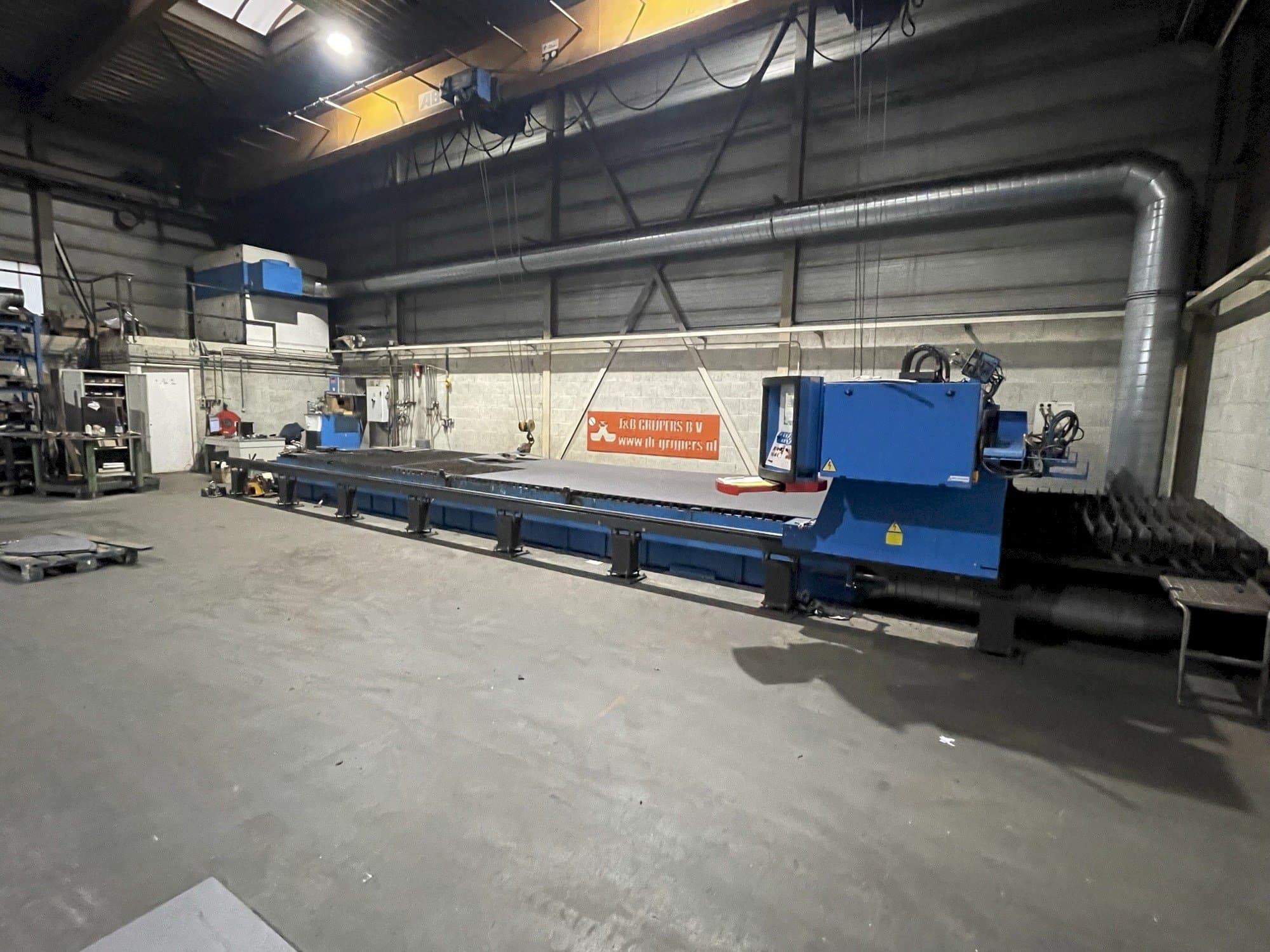 Frontansicht der SAF Air liquide Oxytome 25HPC Maschine