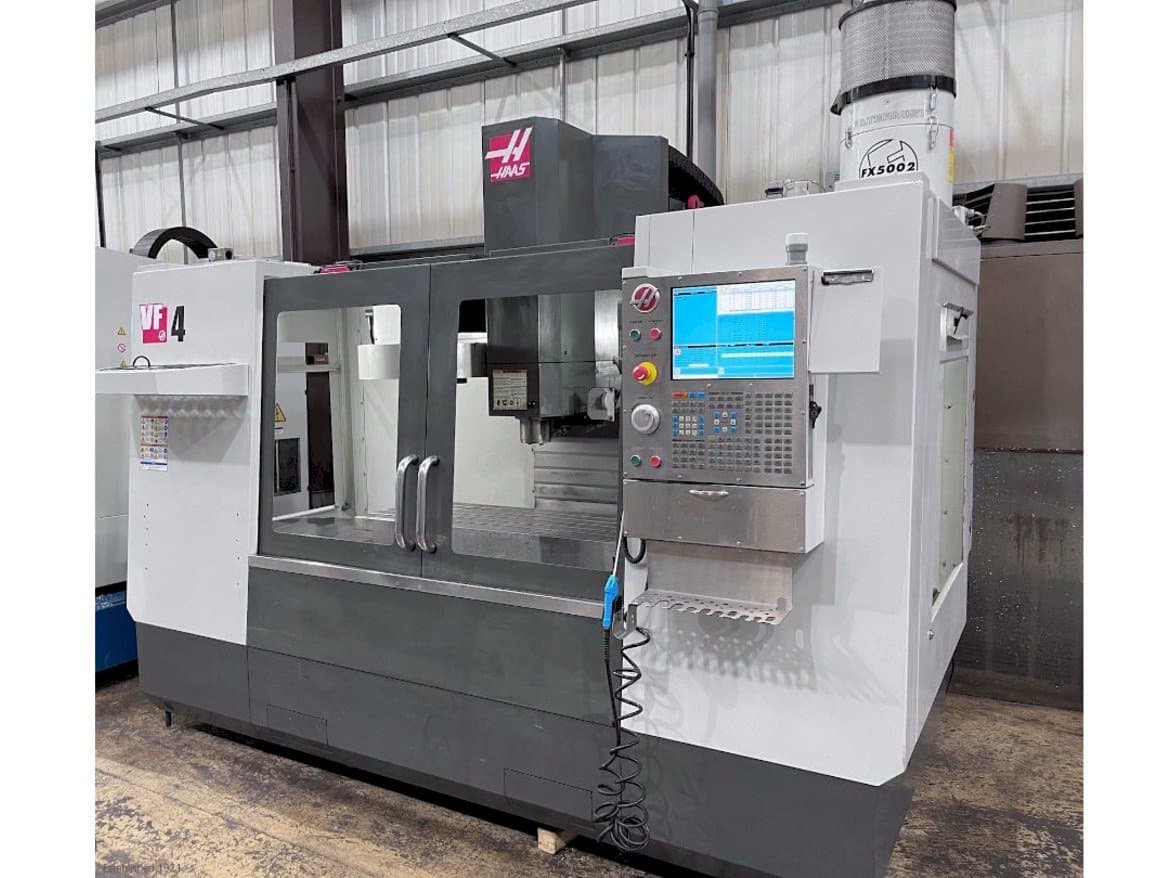 Frontansicht der HAAS VF-4  Maschine