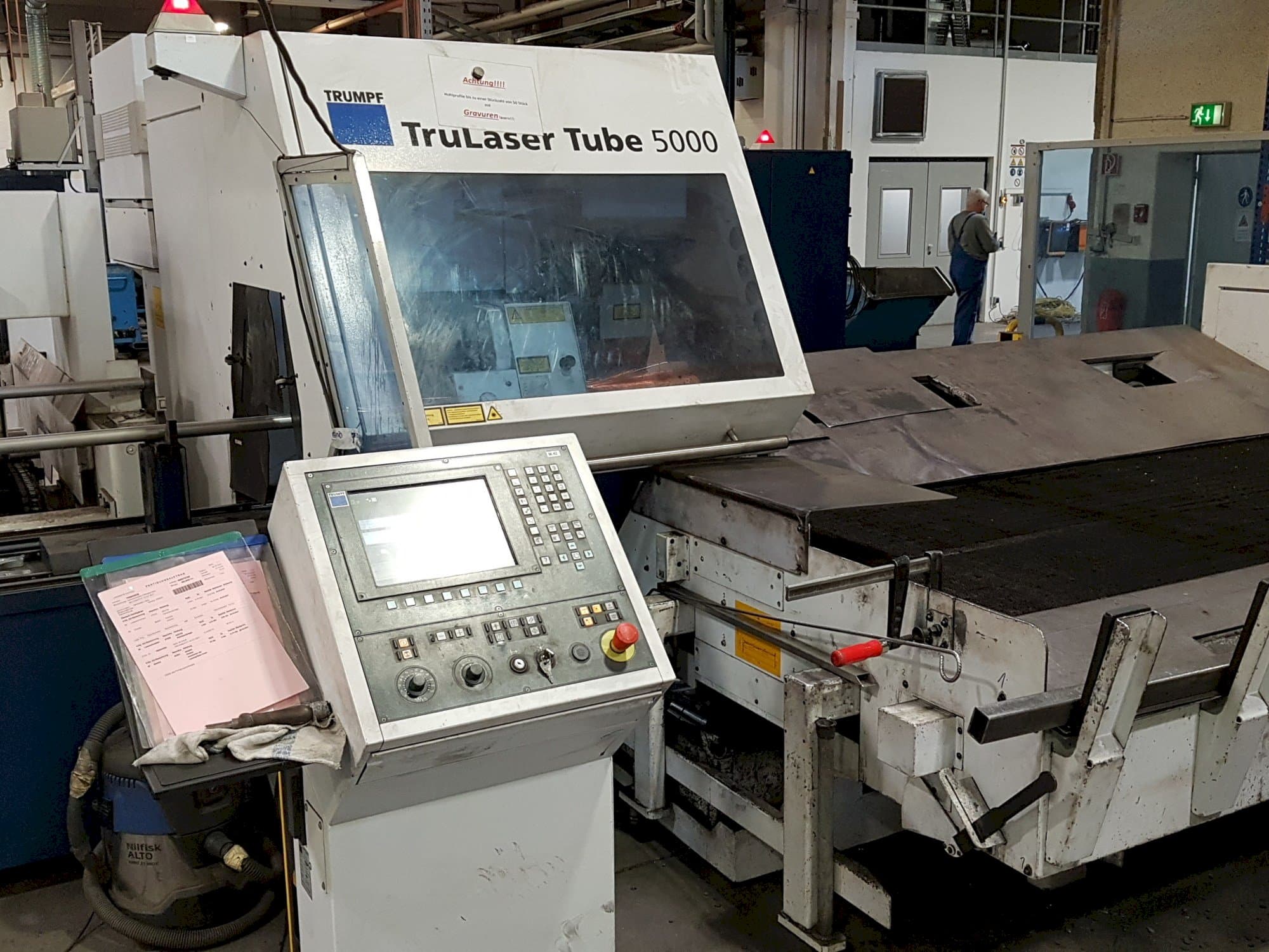 Frontansicht der Trumpf TruLaser Tube 5000  Maschine