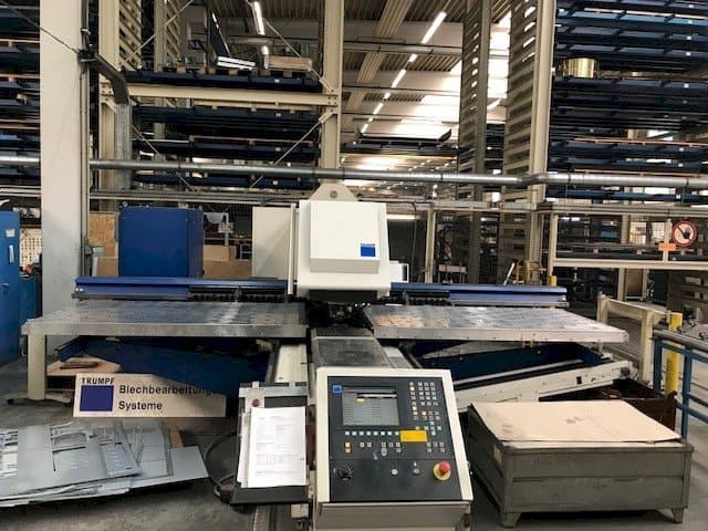 Frontansicht der Trumpf Trumatic TC 5000 R  Maschine