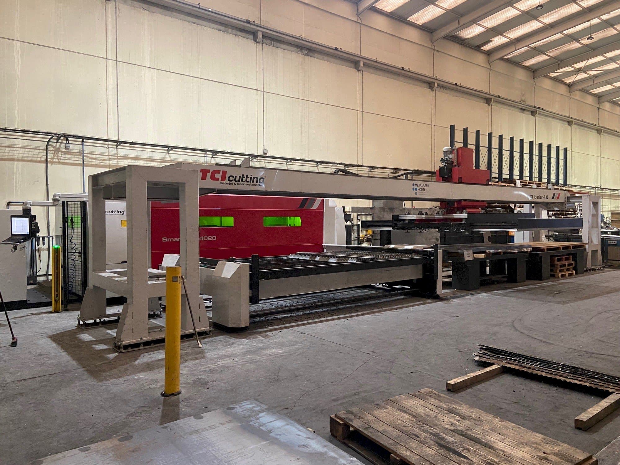 Frontansicht der TCI Smartline Fiber 4020  Maschine