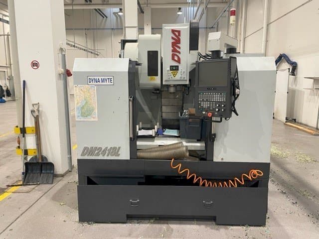 Frontansicht der Dyna Myte DM 2418 L  Maschine