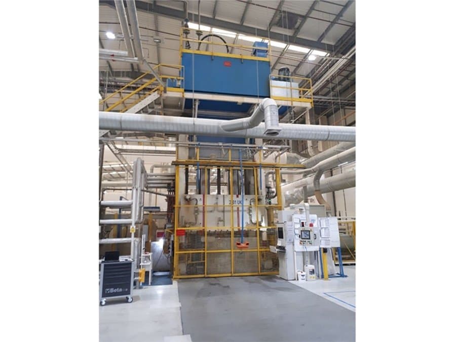 Frontansicht der Pinette 2000 Ton Maschine