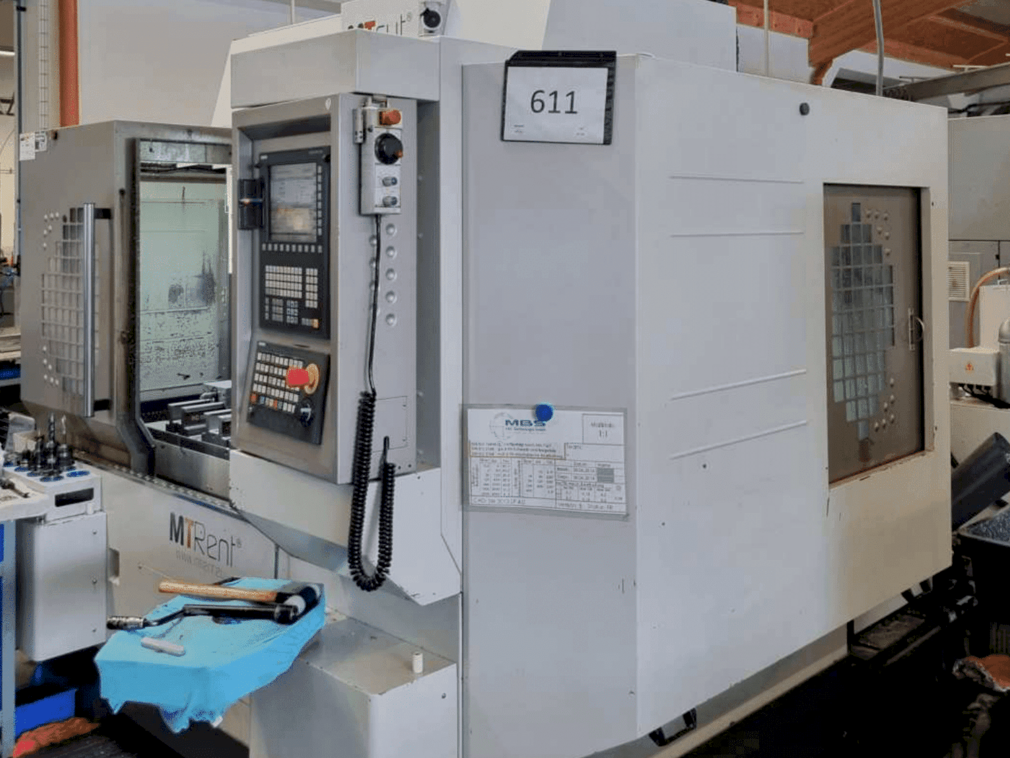 Frontansicht der MTcut V 110 T (2011) Maschine