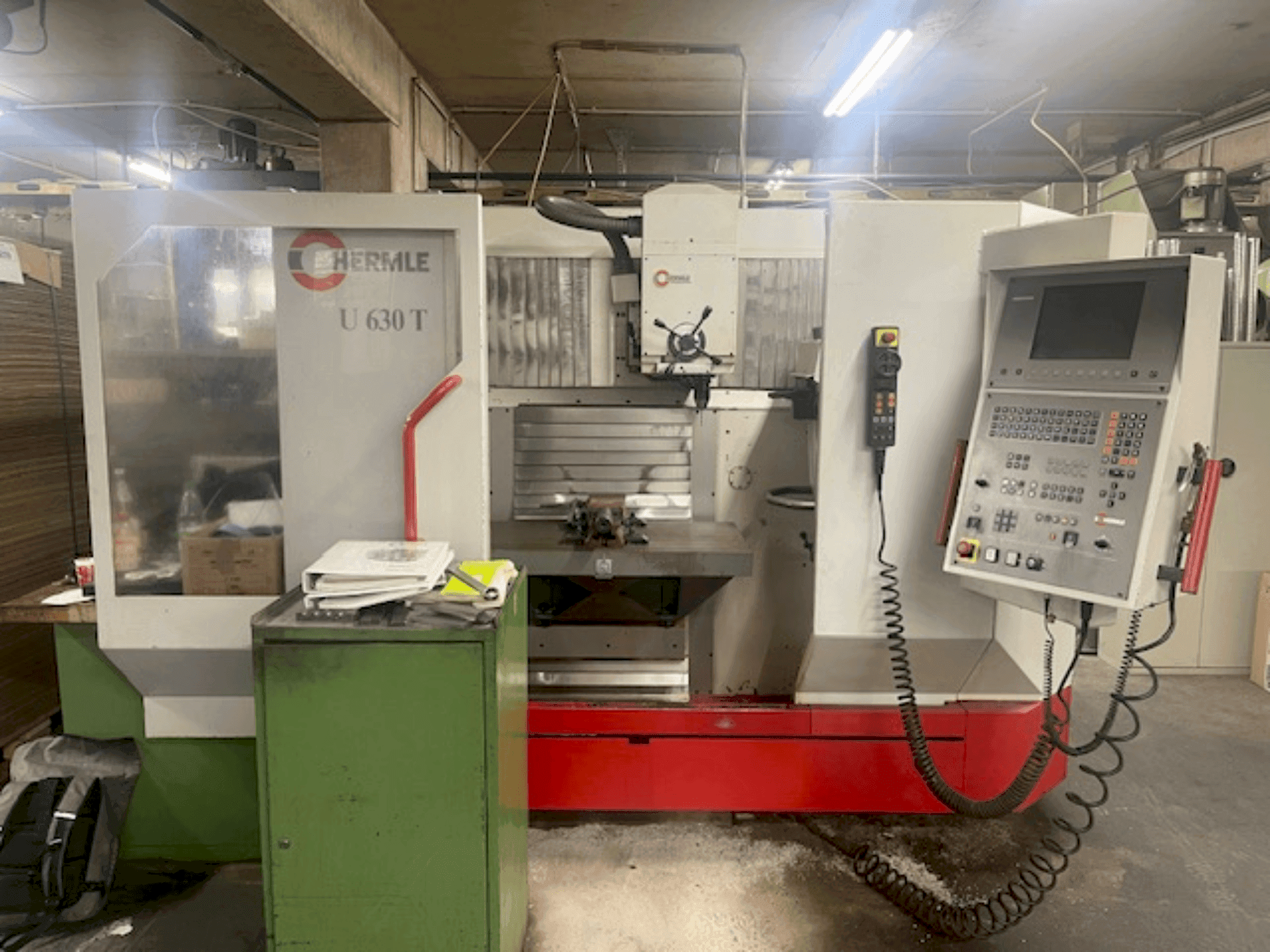 Frontansicht der HERMLE U 630 T  Maschine