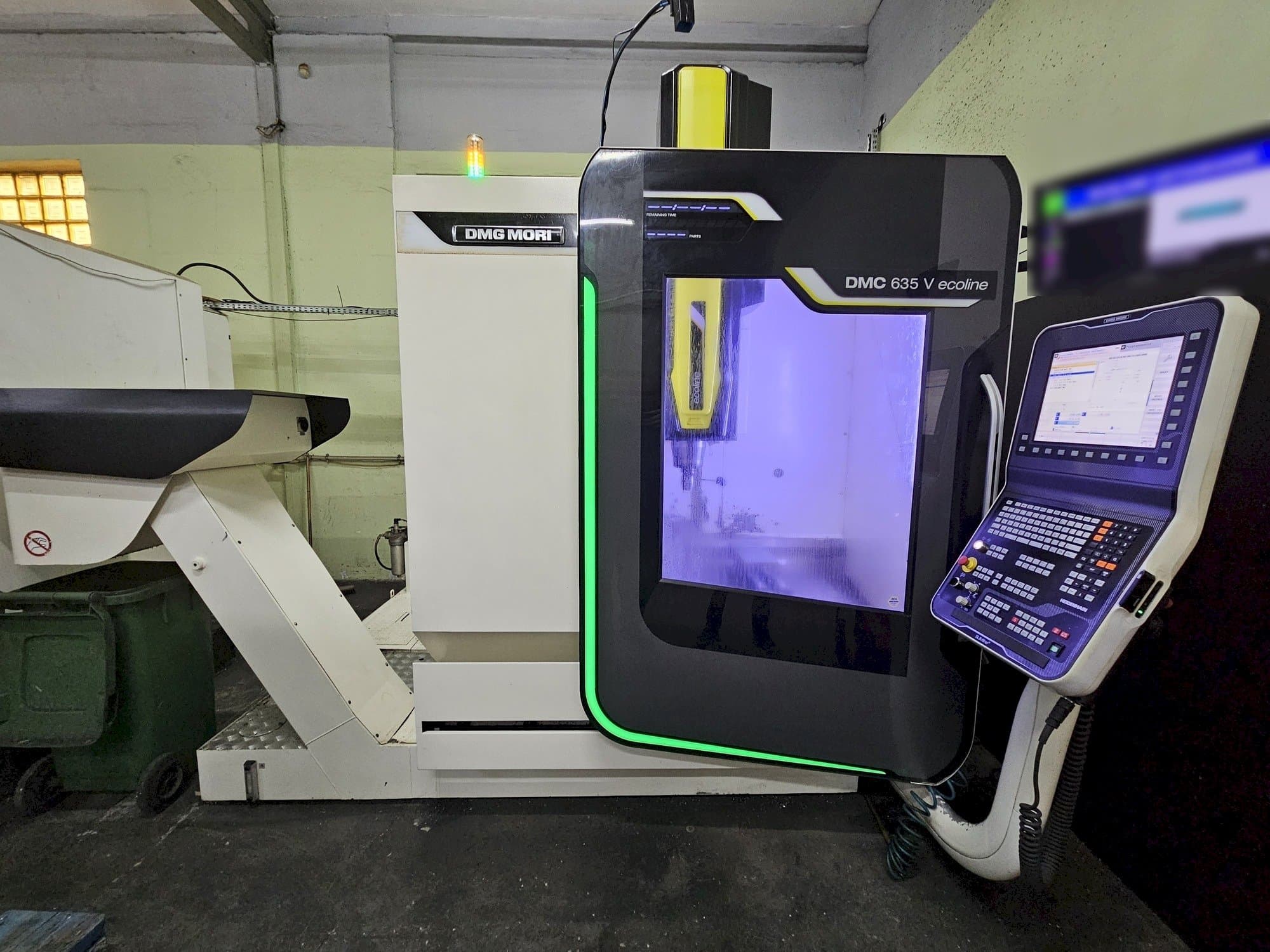 Frontansicht der DMG MORI DMC 635V ecoline  Maschine