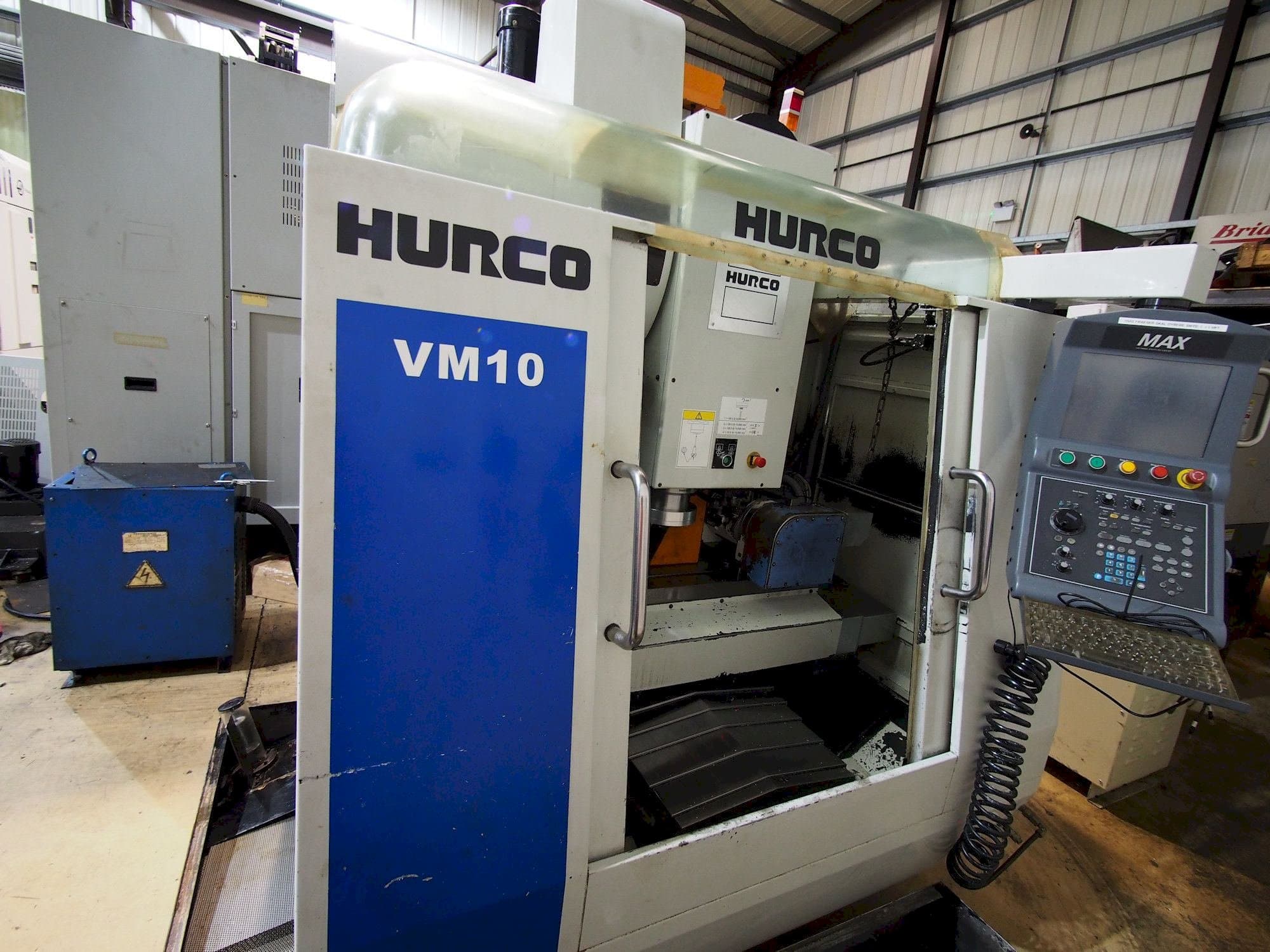 Frontansicht der Hurco VM10  Maschine
