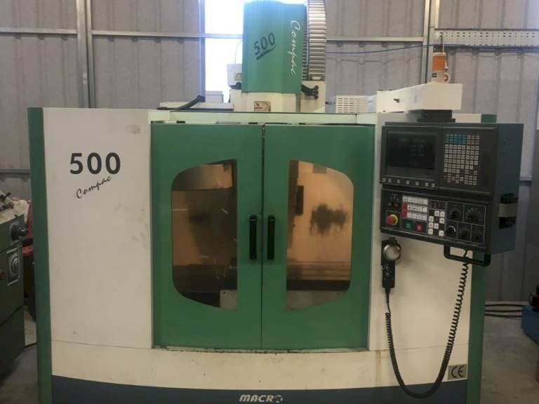 Frontansicht der Macro Micro Tech Compac 500 Maschine