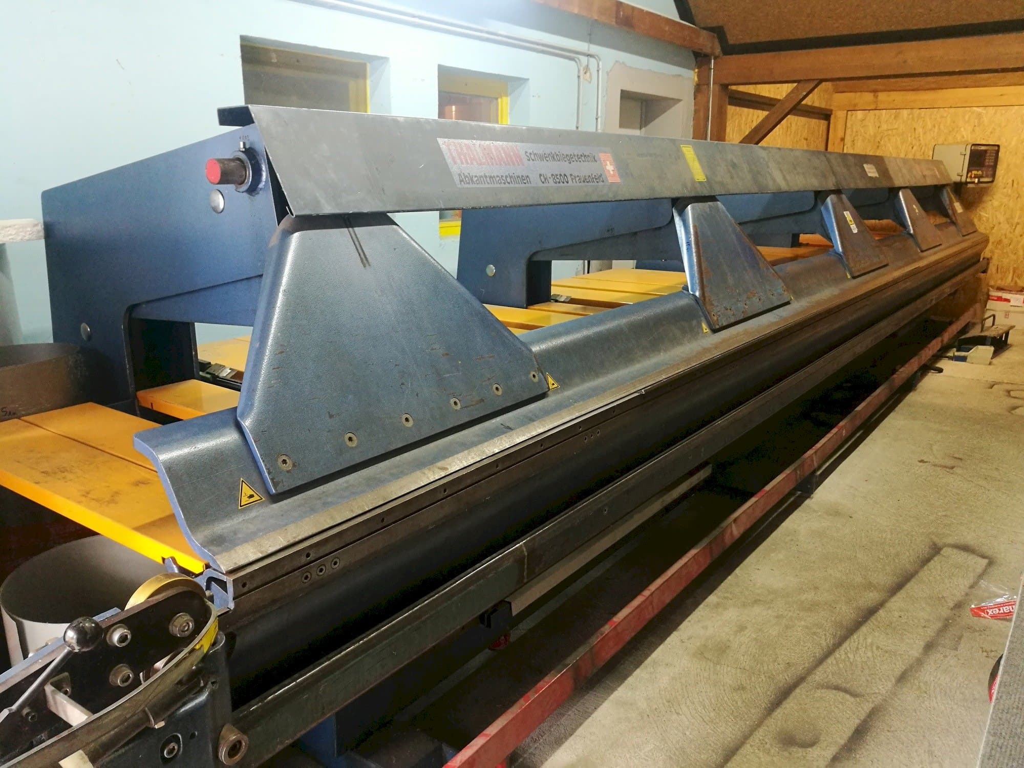 Frontansicht der Thalmann Thako 15-8.2M  Maschine