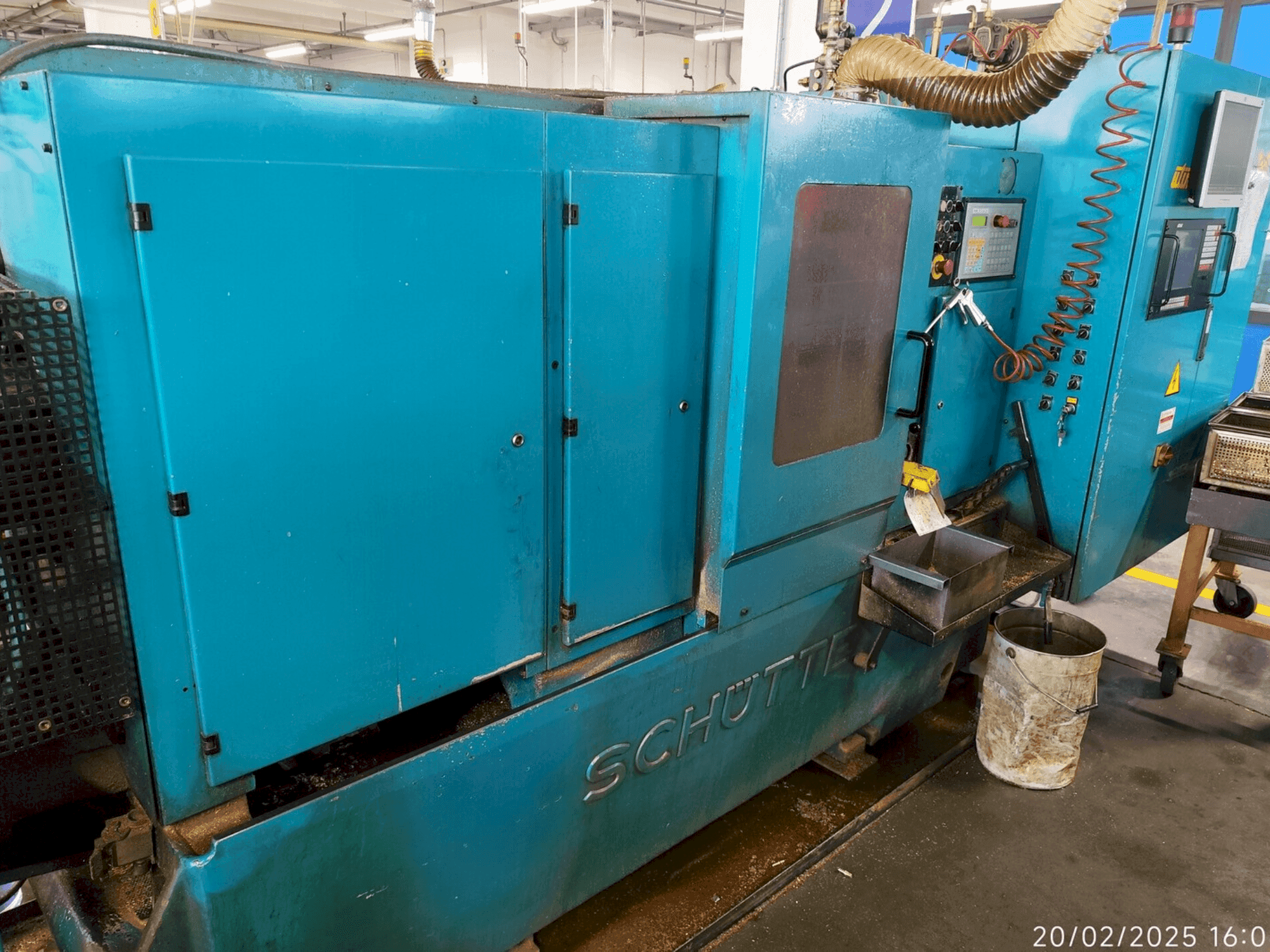 Frontansicht der Schütte  SE16  Maschine