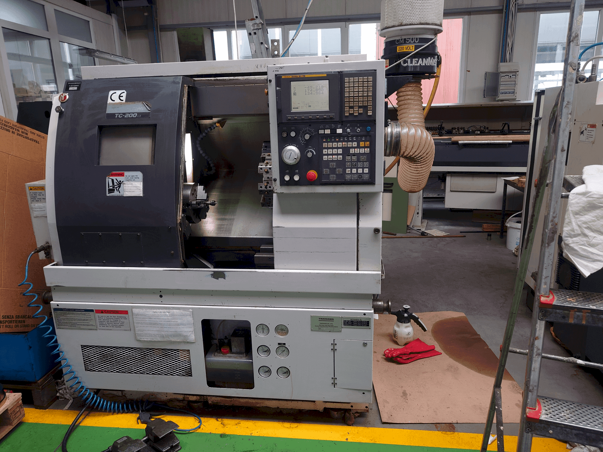 Frontansicht der Takisawa TC-200 L3  Maschine