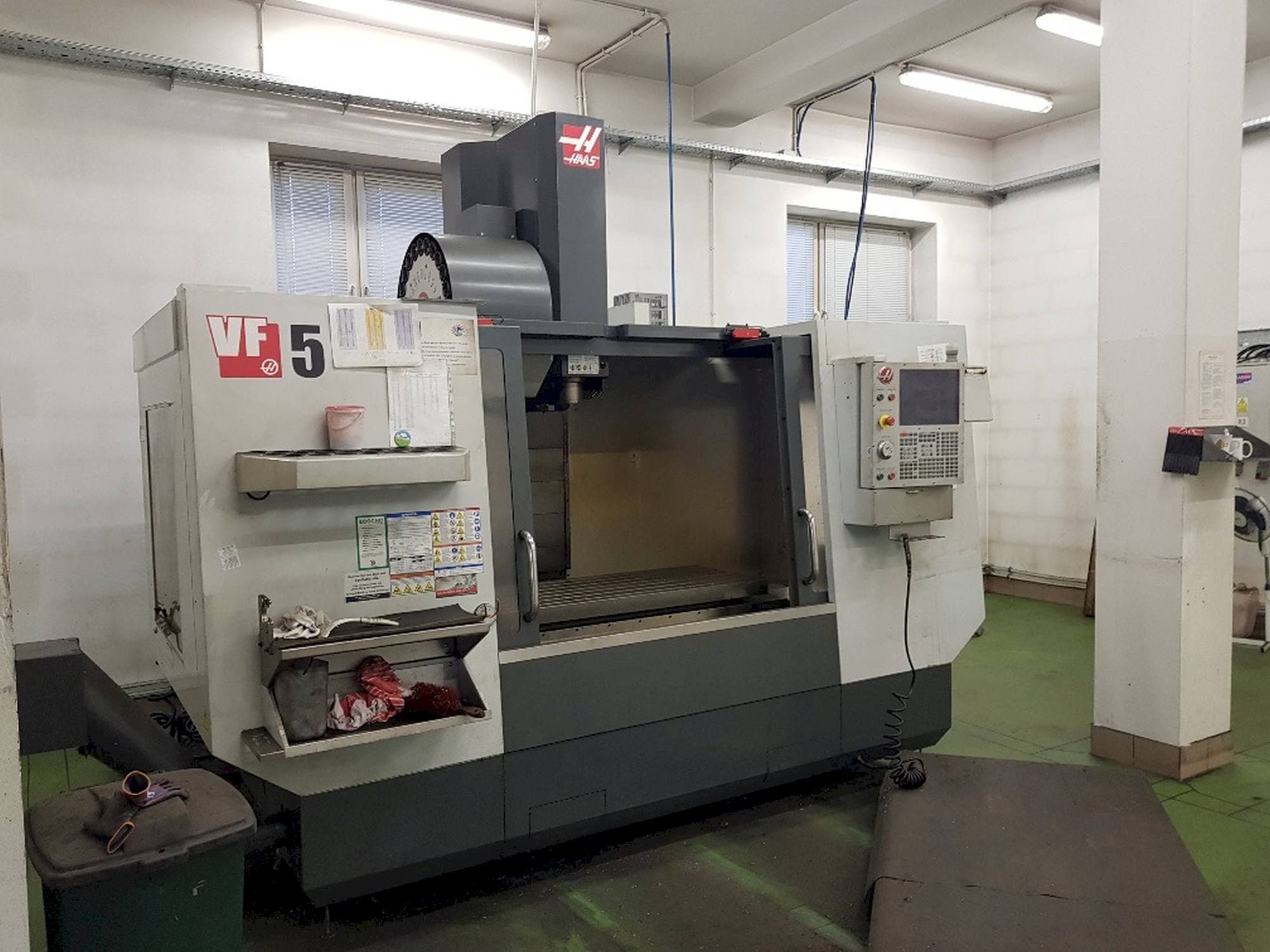 Frontansicht der HAAS VF-5/40  Maschine