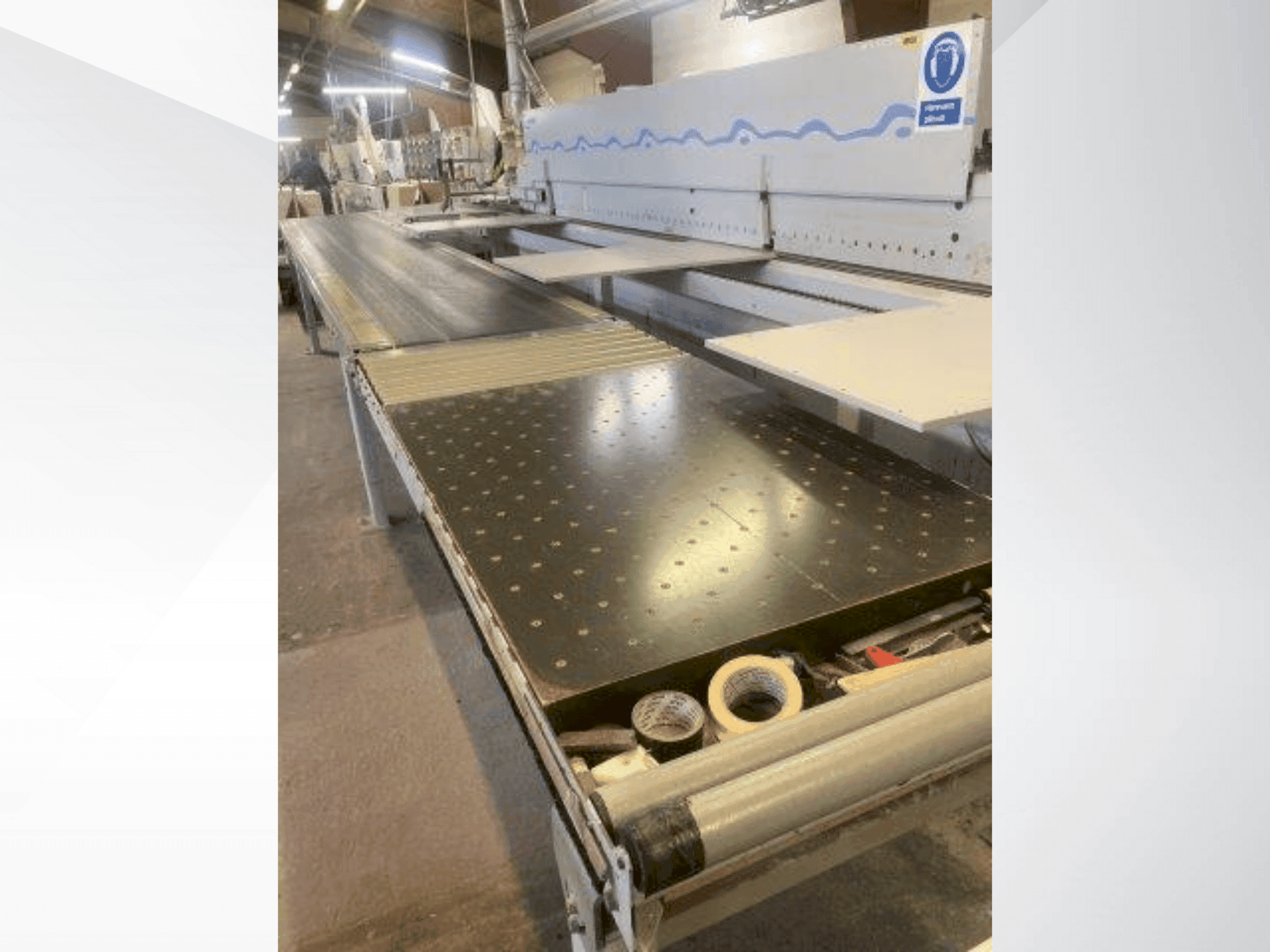 Frontansicht der BRANDT Ambition 1660 FGC  Maschine