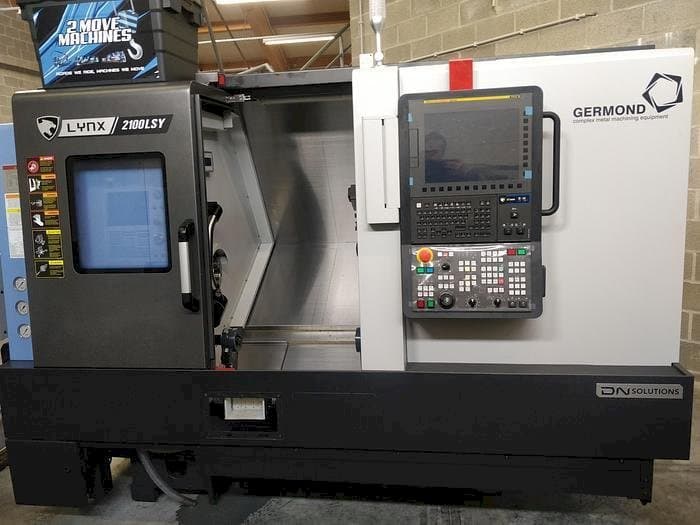 Frontansicht der DN SOLUTIONS LYNX 2100 LSYB  Maschine