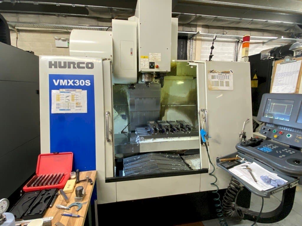 Frontansicht der Hurco VMX30S  Maschine