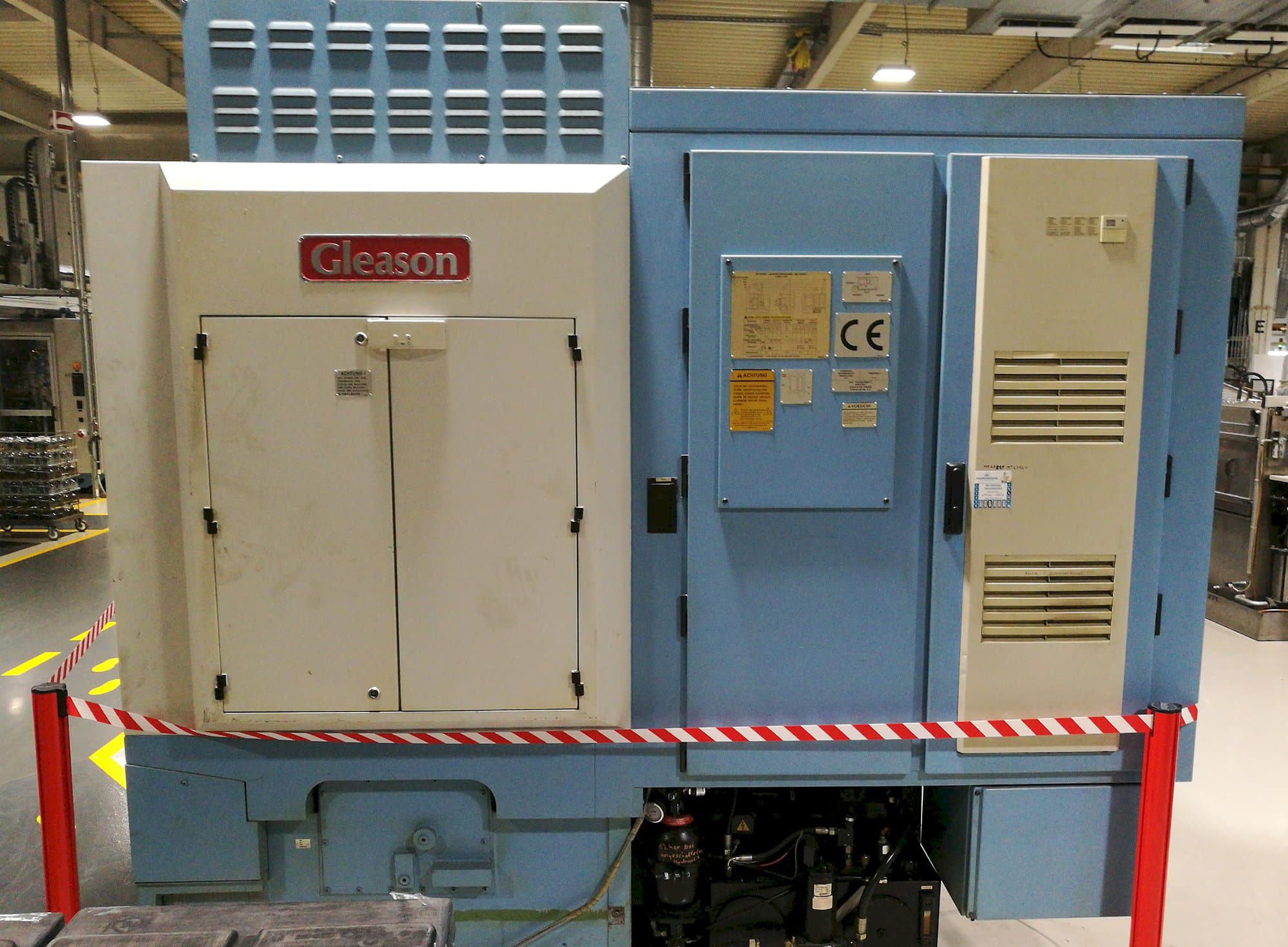 Rückansicht der Gleason Phoenix 500 HCT Maschine