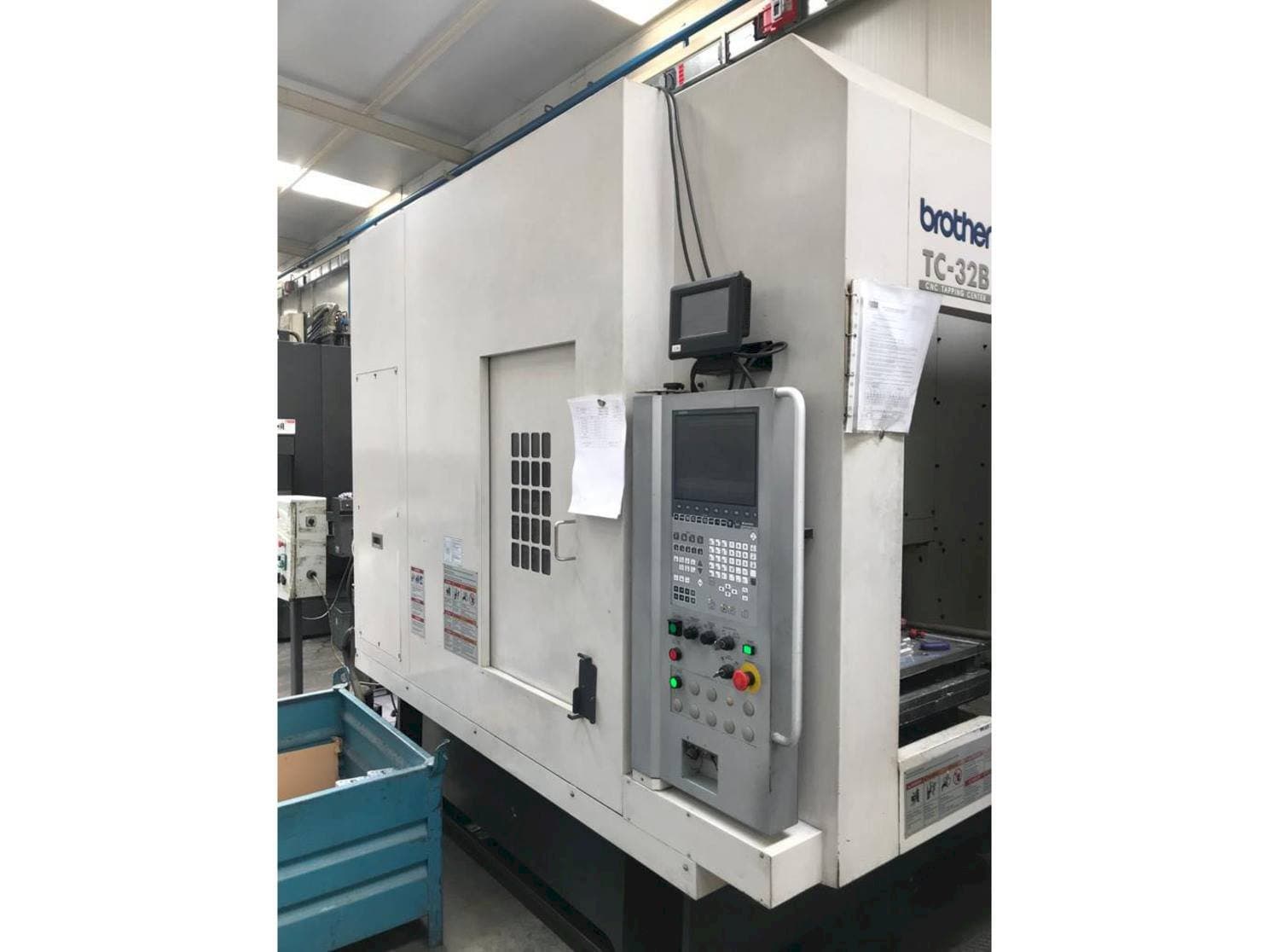 Frontansicht der Brother TC-32BN QT  Maschine