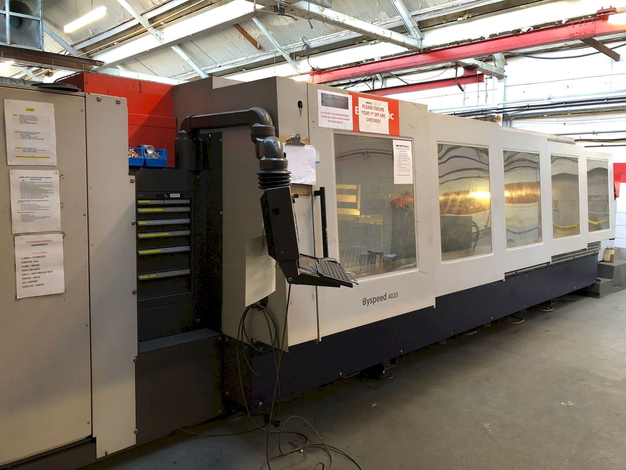Frontansicht der Bystronic BySpeed 4020  Maschine
