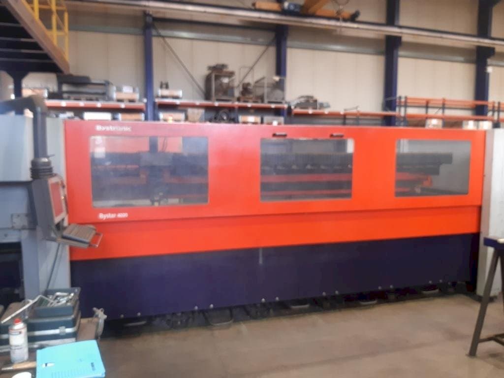 Frontansicht der Bystronic Bystar 4020  Maschine