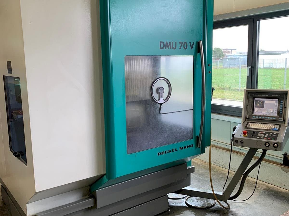 Frontansicht der DECKEL MAHO DMU 70V  Maschine