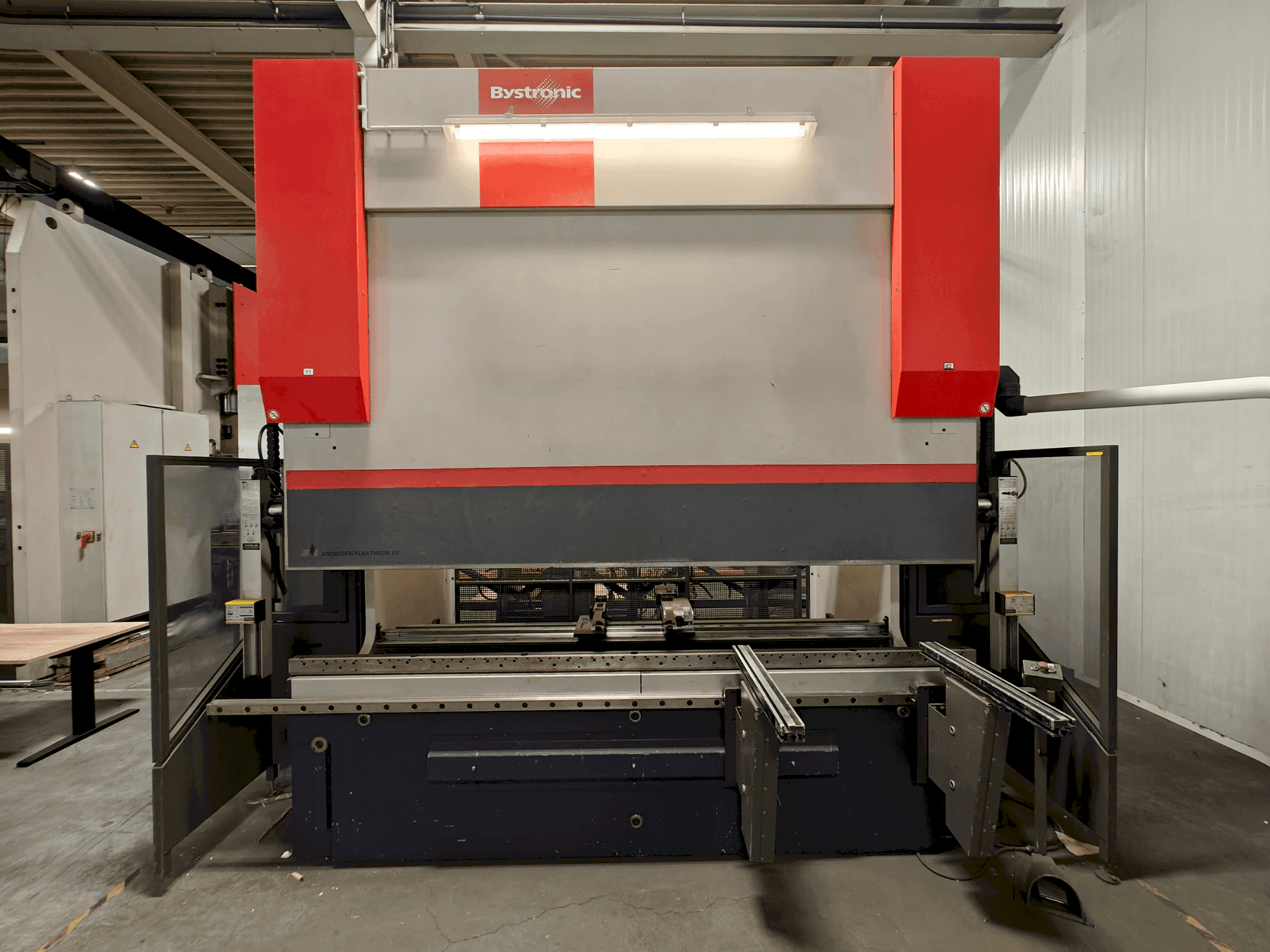 Frontansicht der Bystronic Xpert100x3100  Maschine