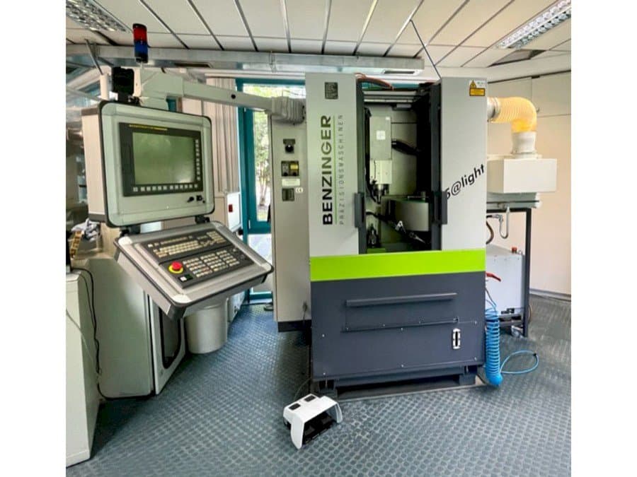 Frontansicht der Benzinger 5@light Maschine