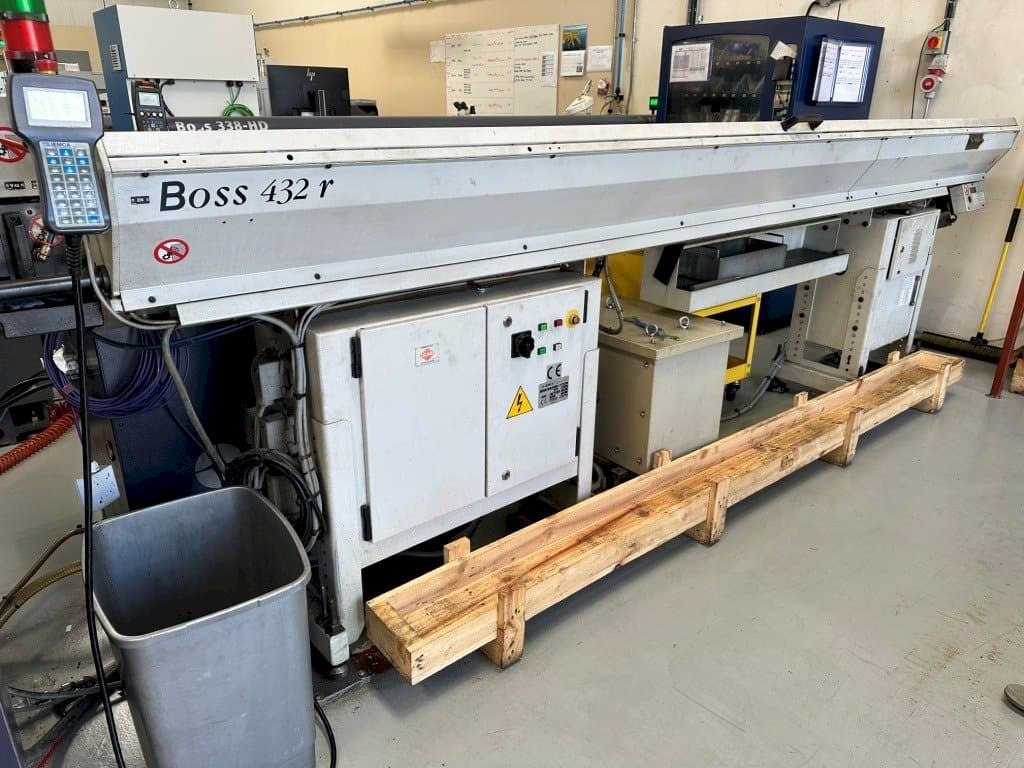 Linke Ansicht der Citizen M-32  Maschine